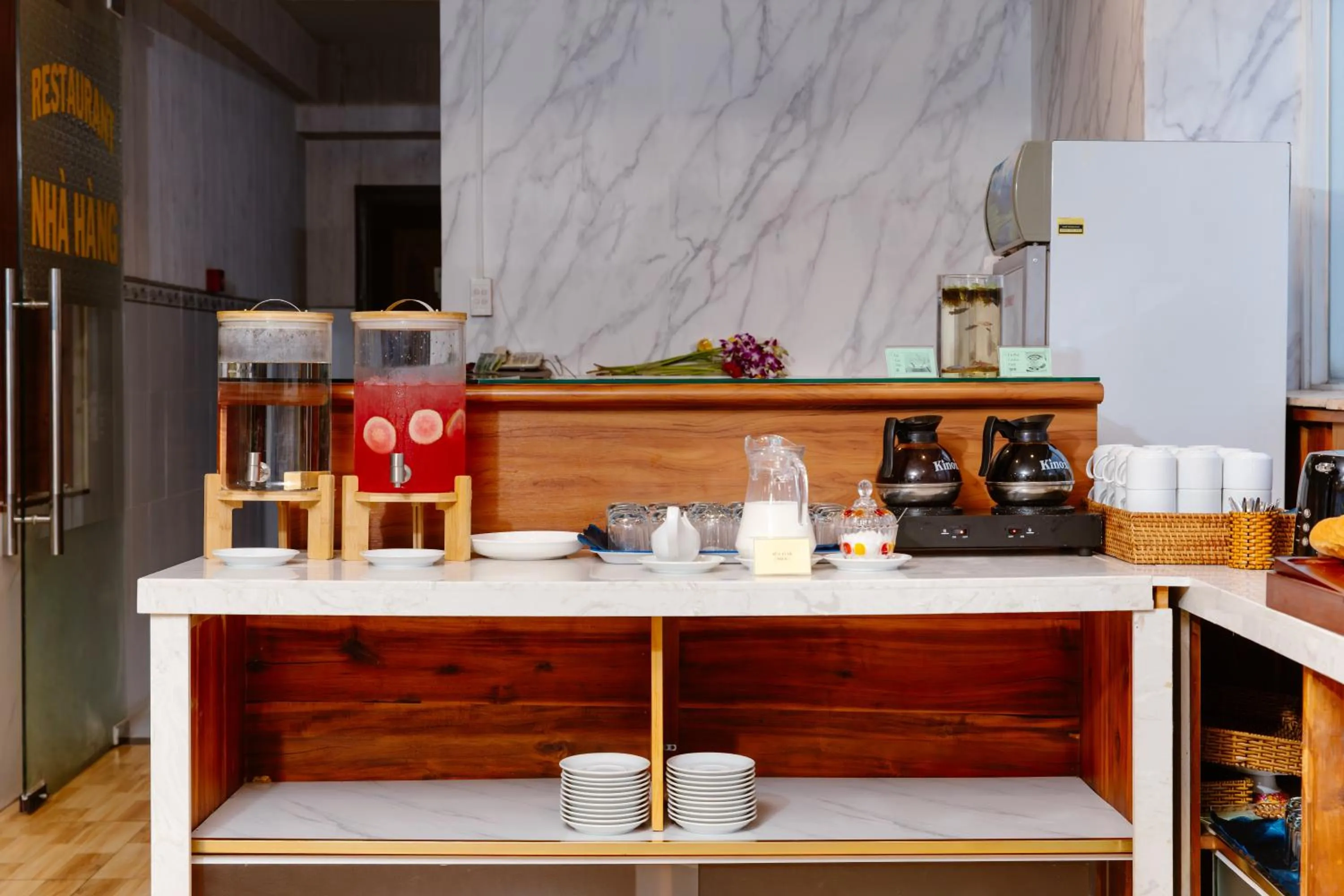 Food and drinks in Boss Palace Hotel