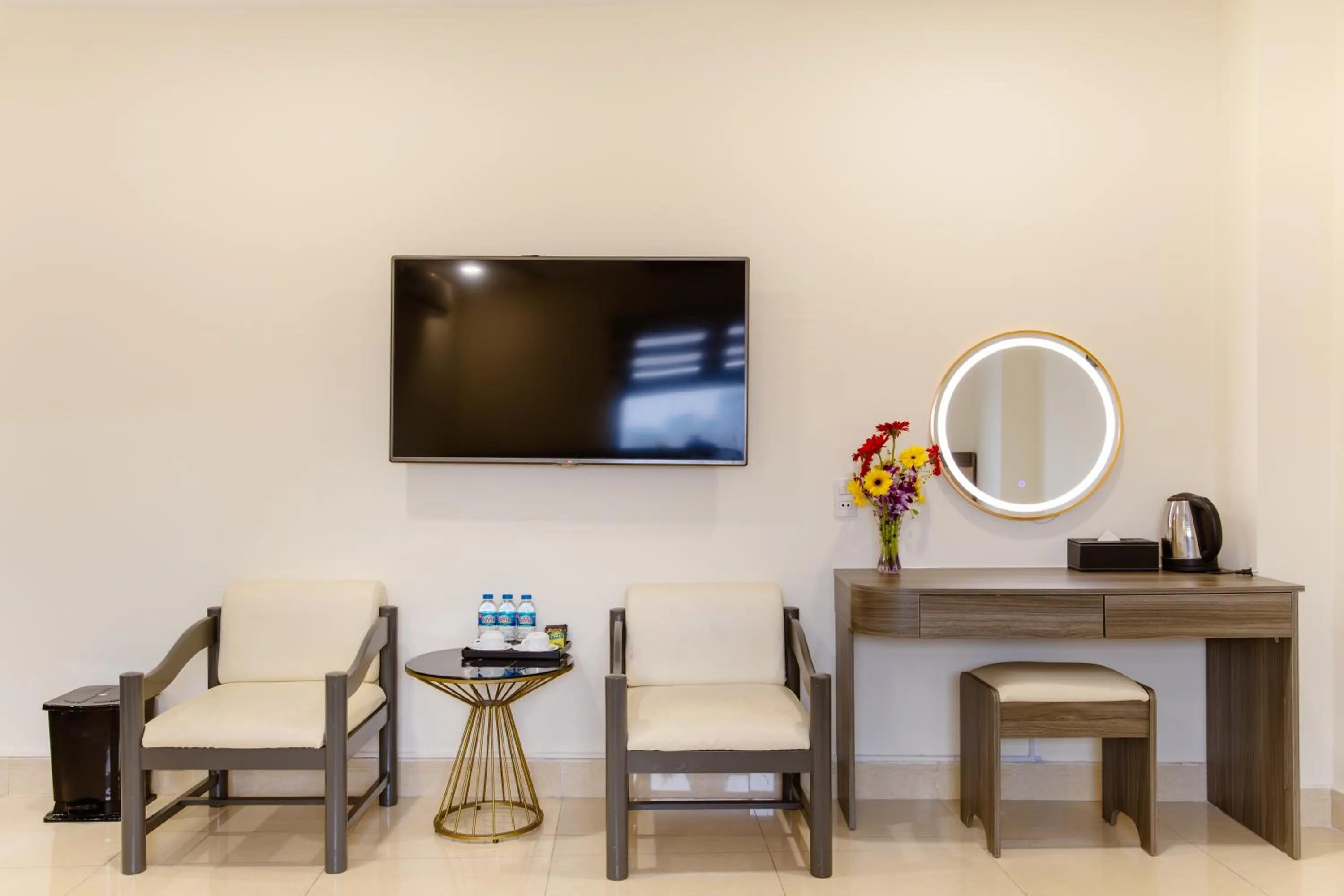 Seating area in Boss Palace Hotel