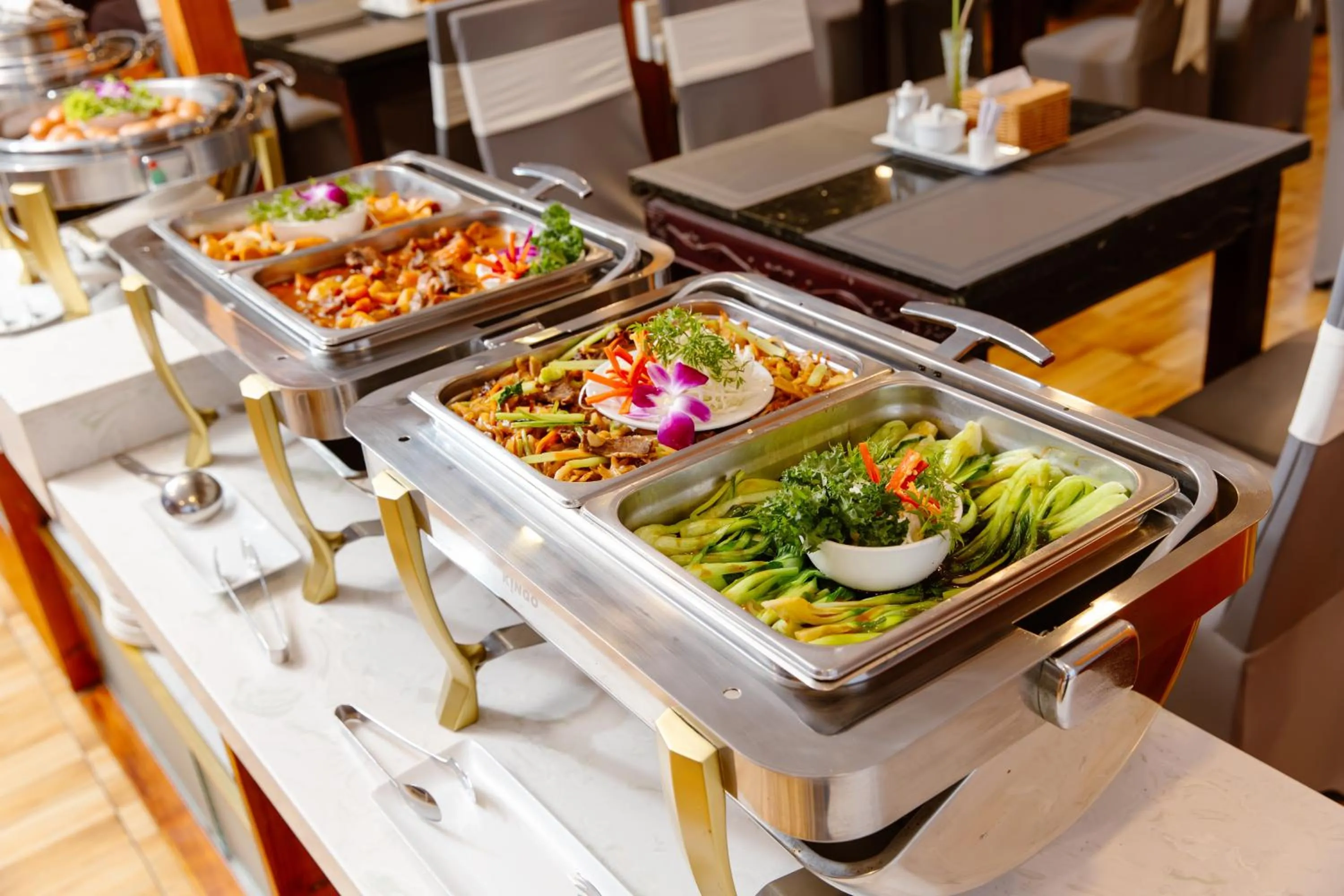 Food and drinks in Boss Palace Hotel