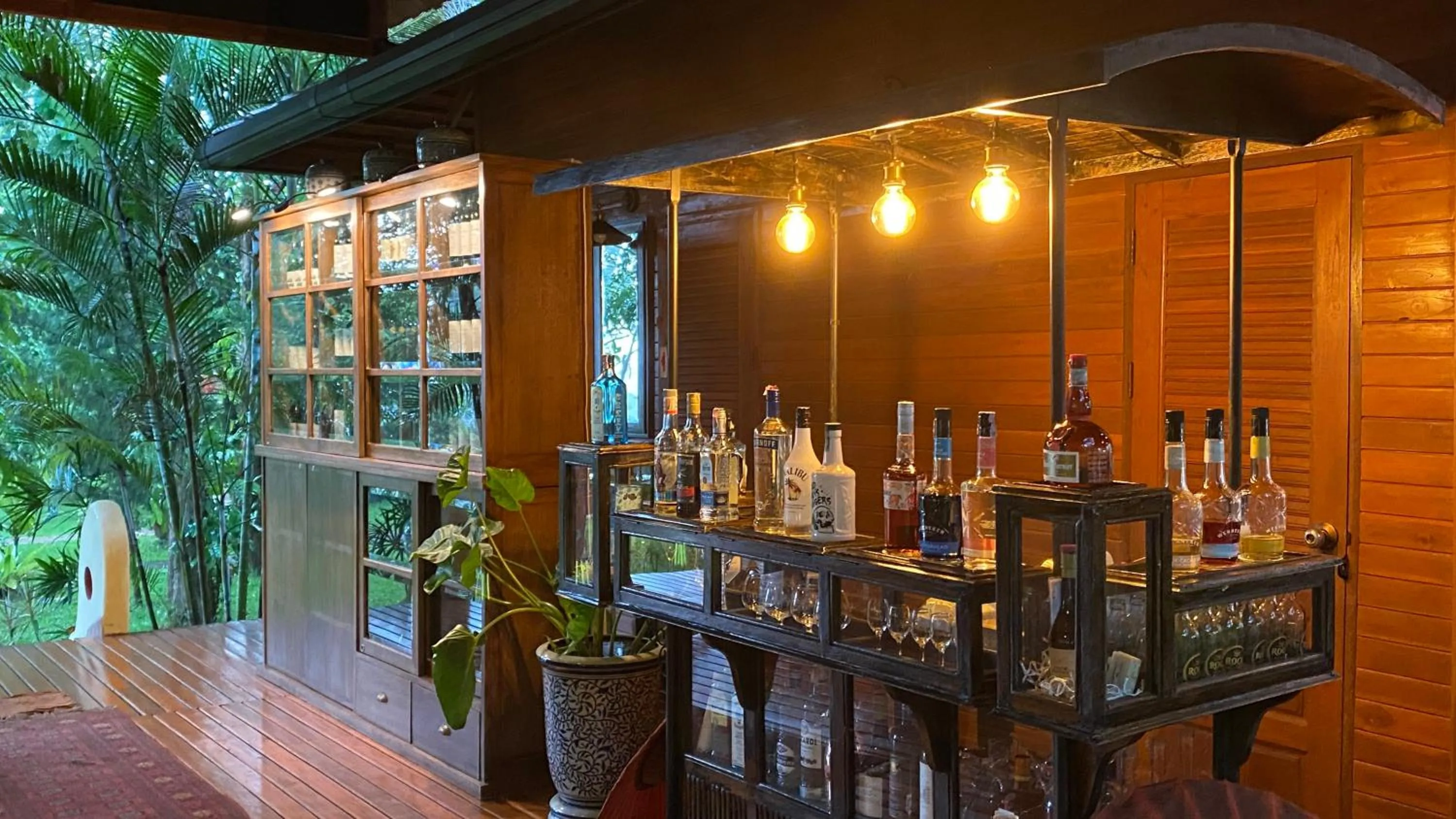 Restaurant/places to eat in Nan Seasons Boutique Resort