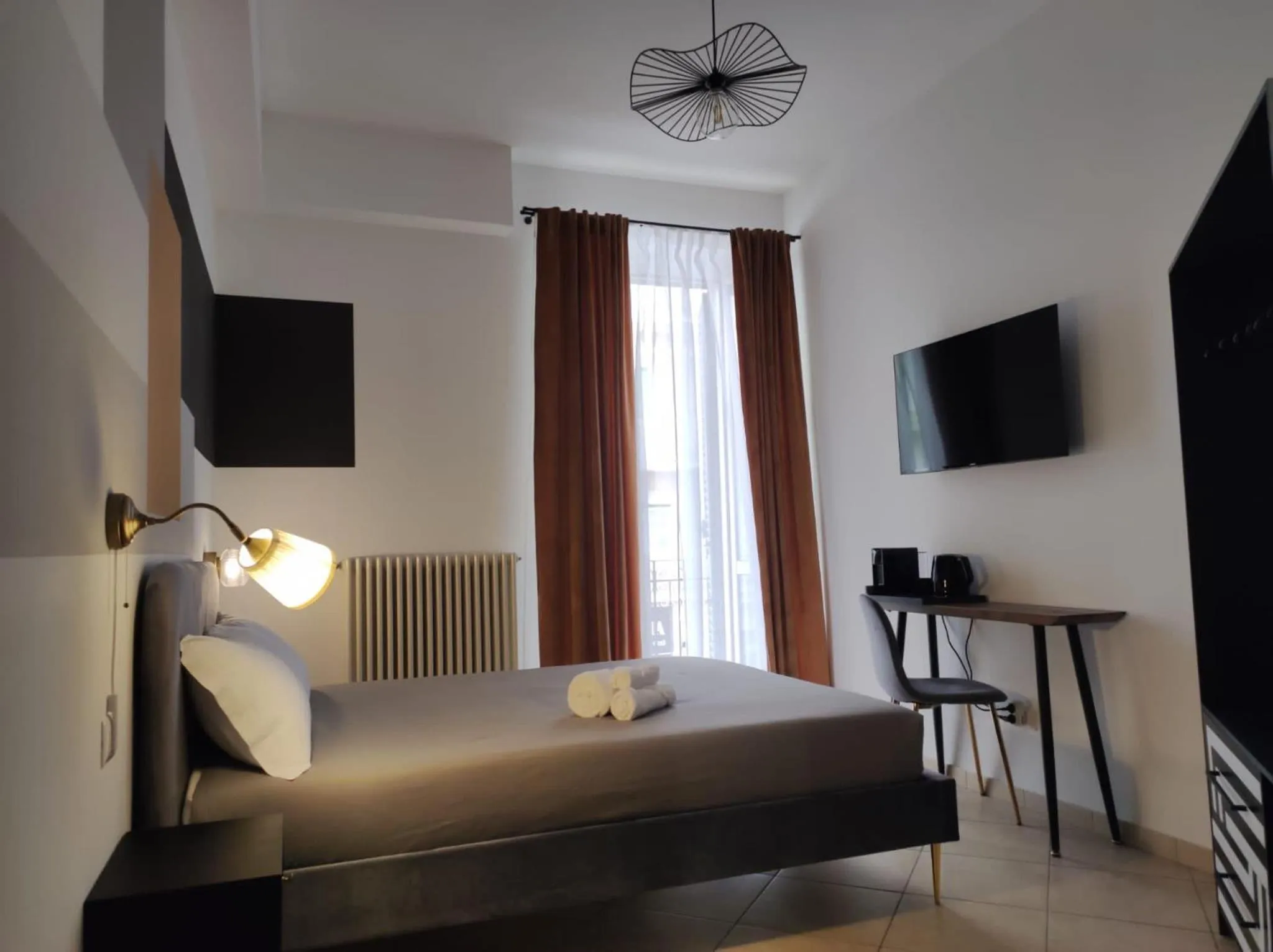 Bed in MATTEOTTI ROOMS