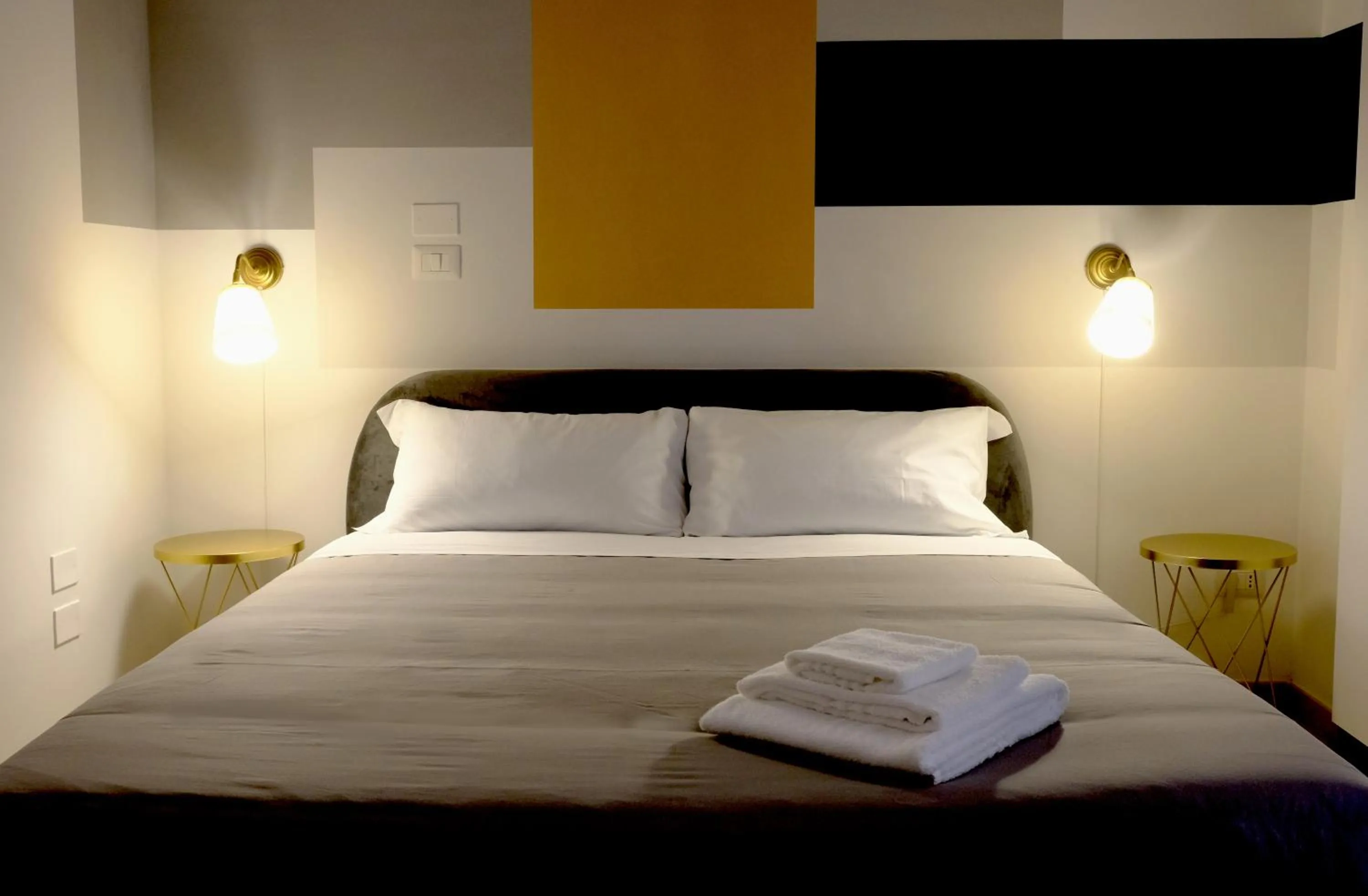 Bed in MATTEOTTI ROOMS