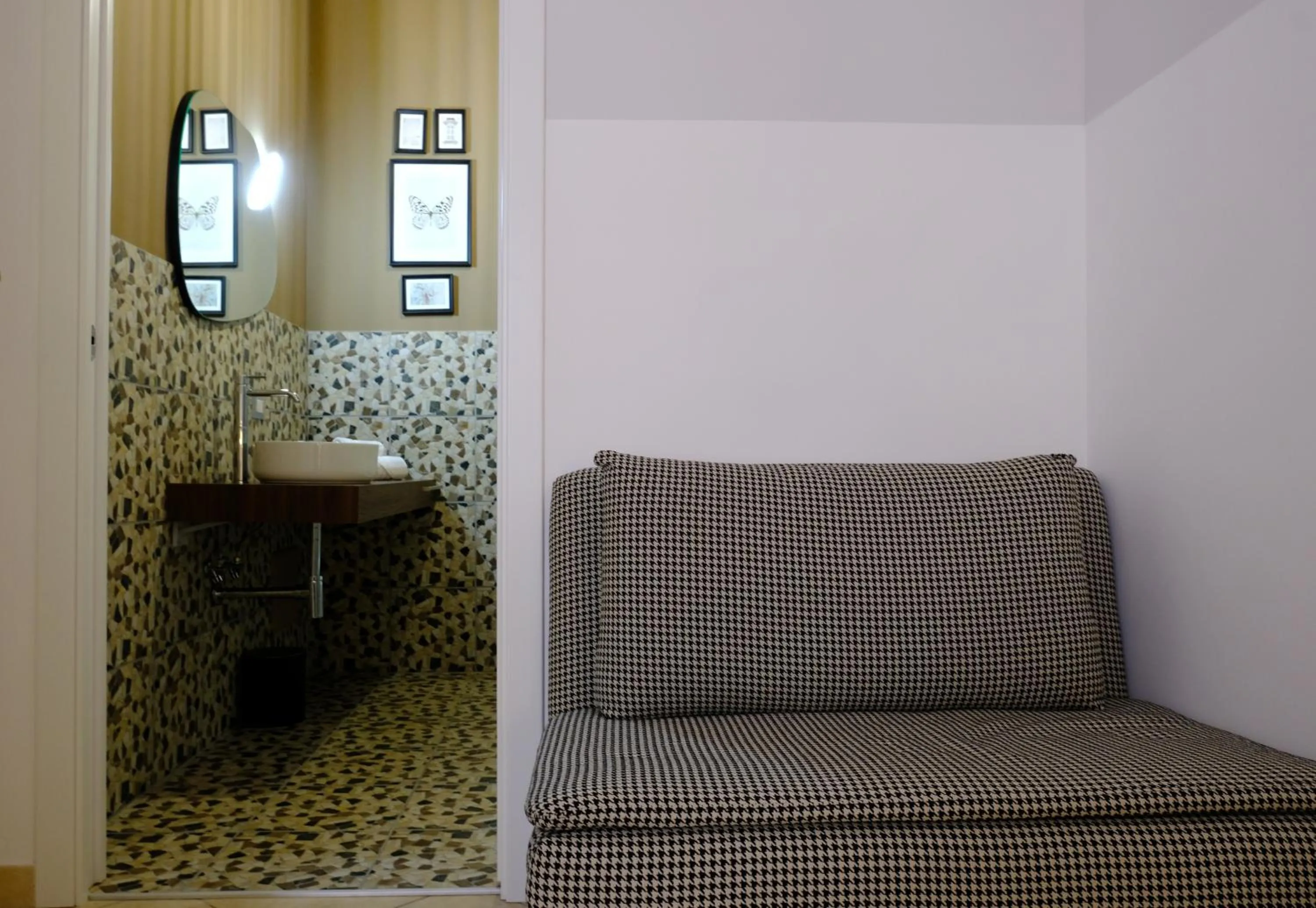 Bathroom in MATTEOTTI ROOMS