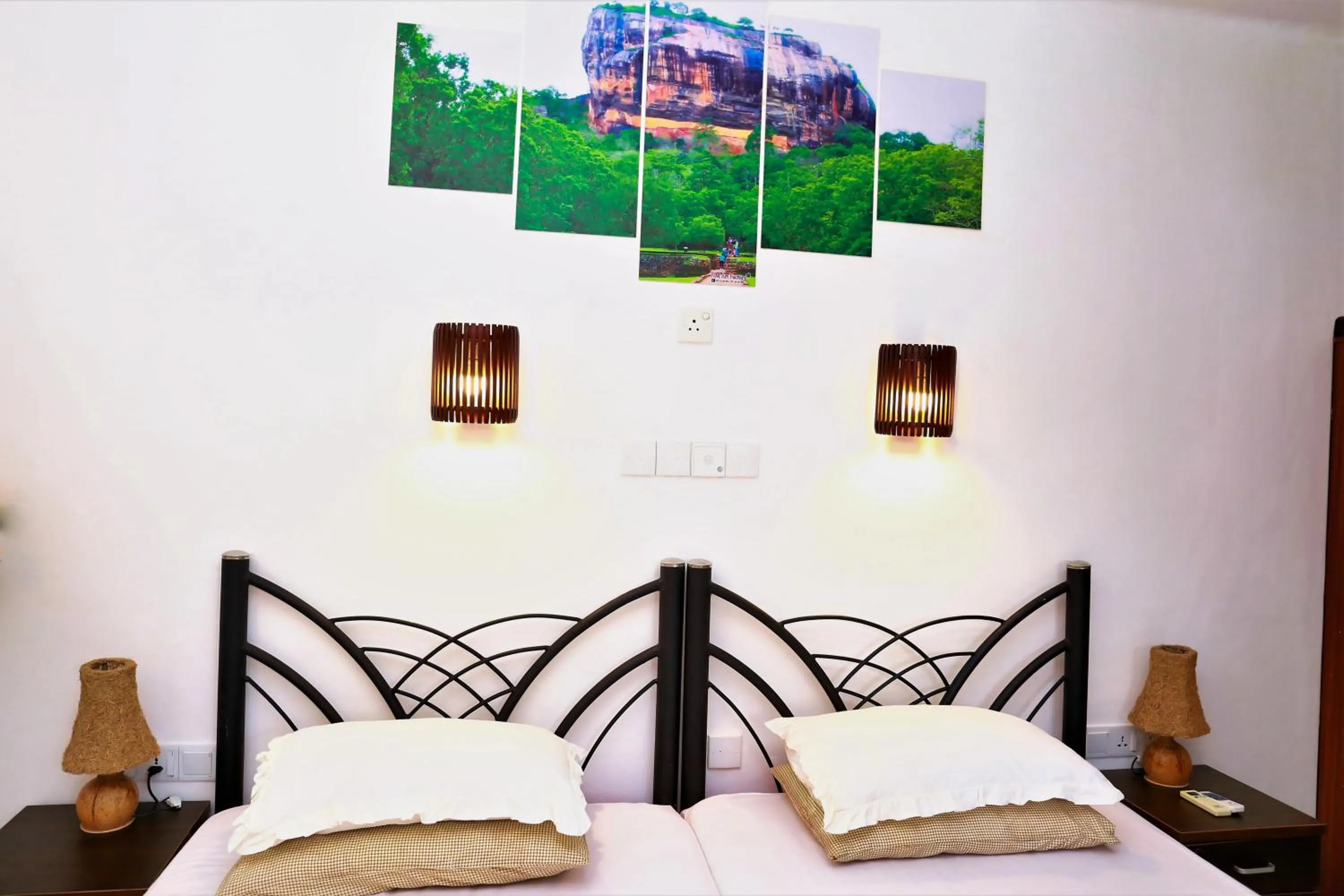 Bedroom, Bed in Camellia Dwelling