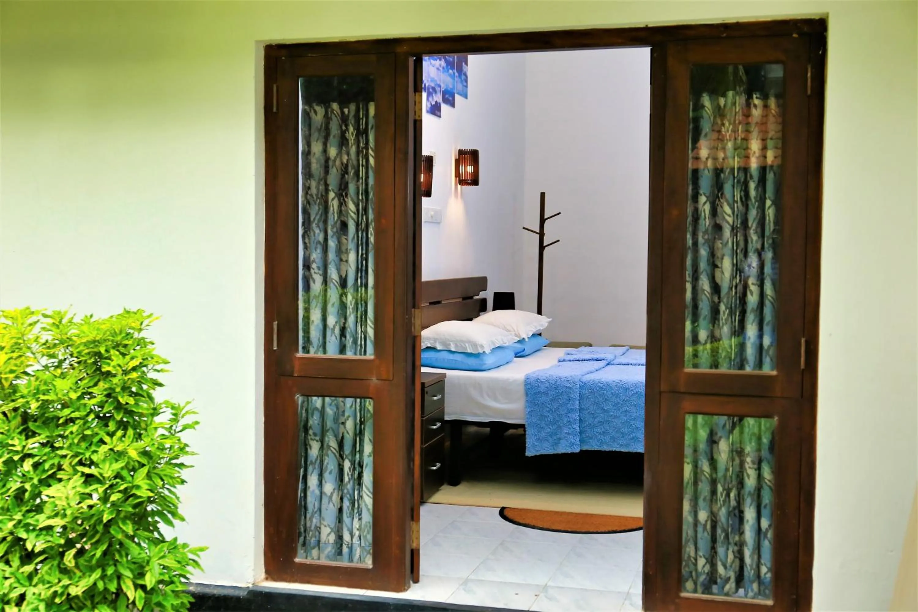 Bedroom, Bed in Camellia Dwelling