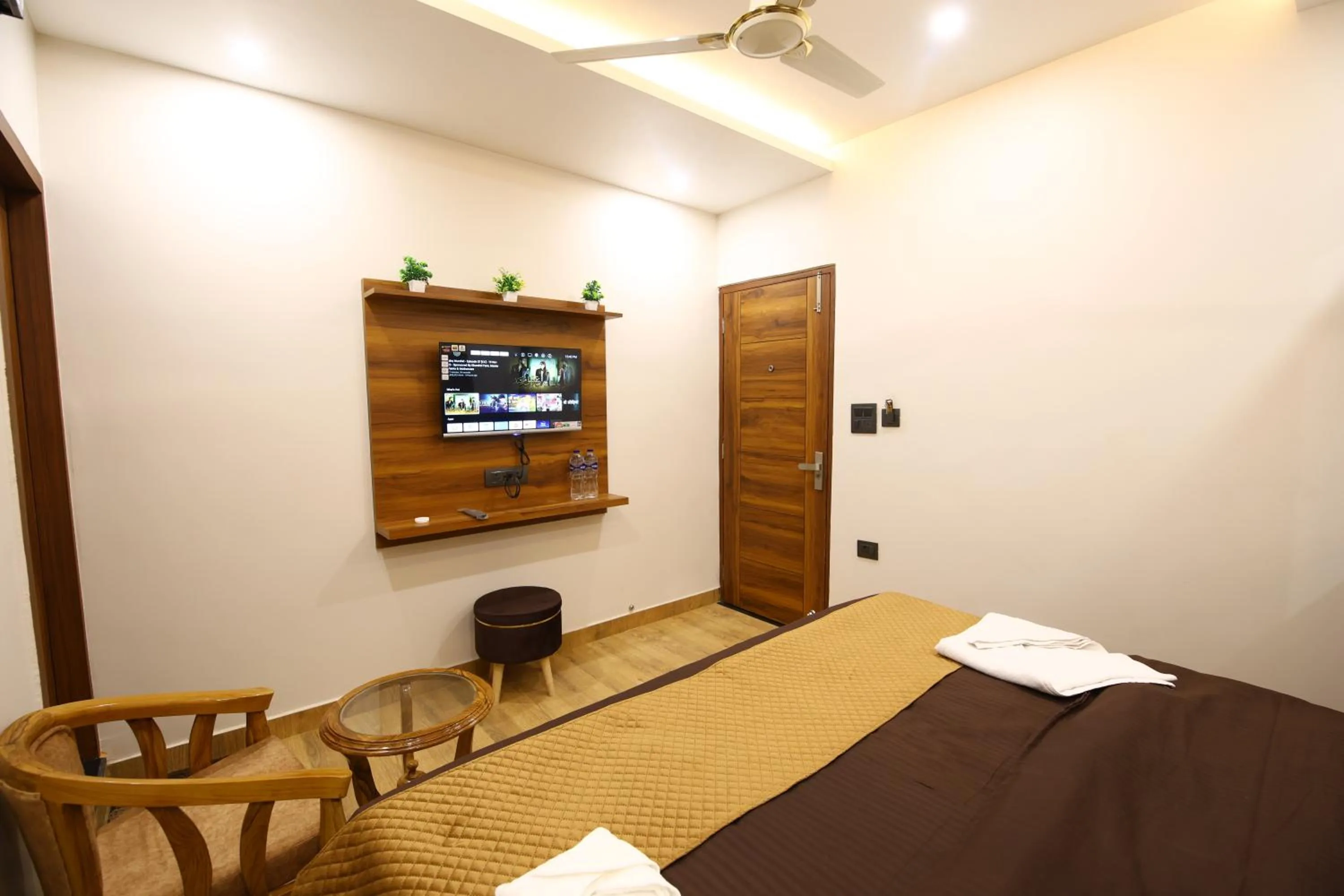 Bed in Hotel Mahadev Rishikesh