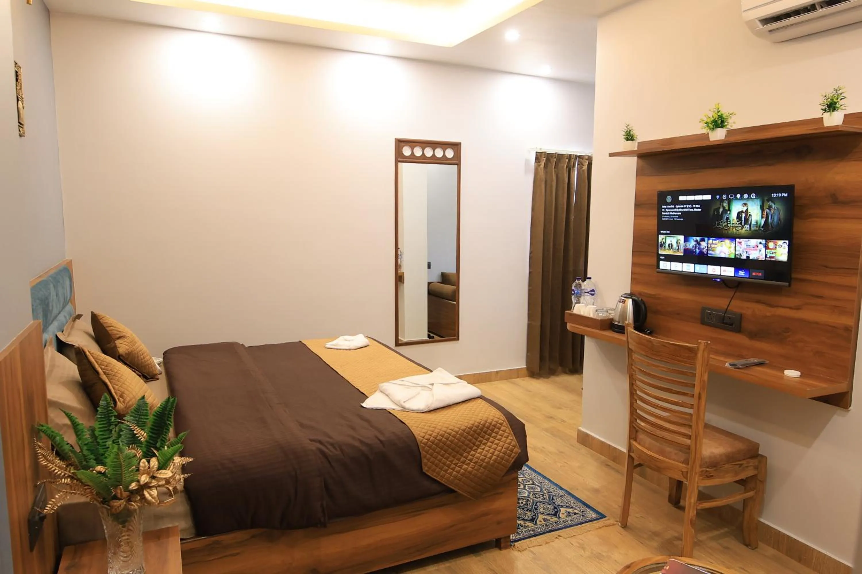 Bed in Hotel Mahadev Rishikesh