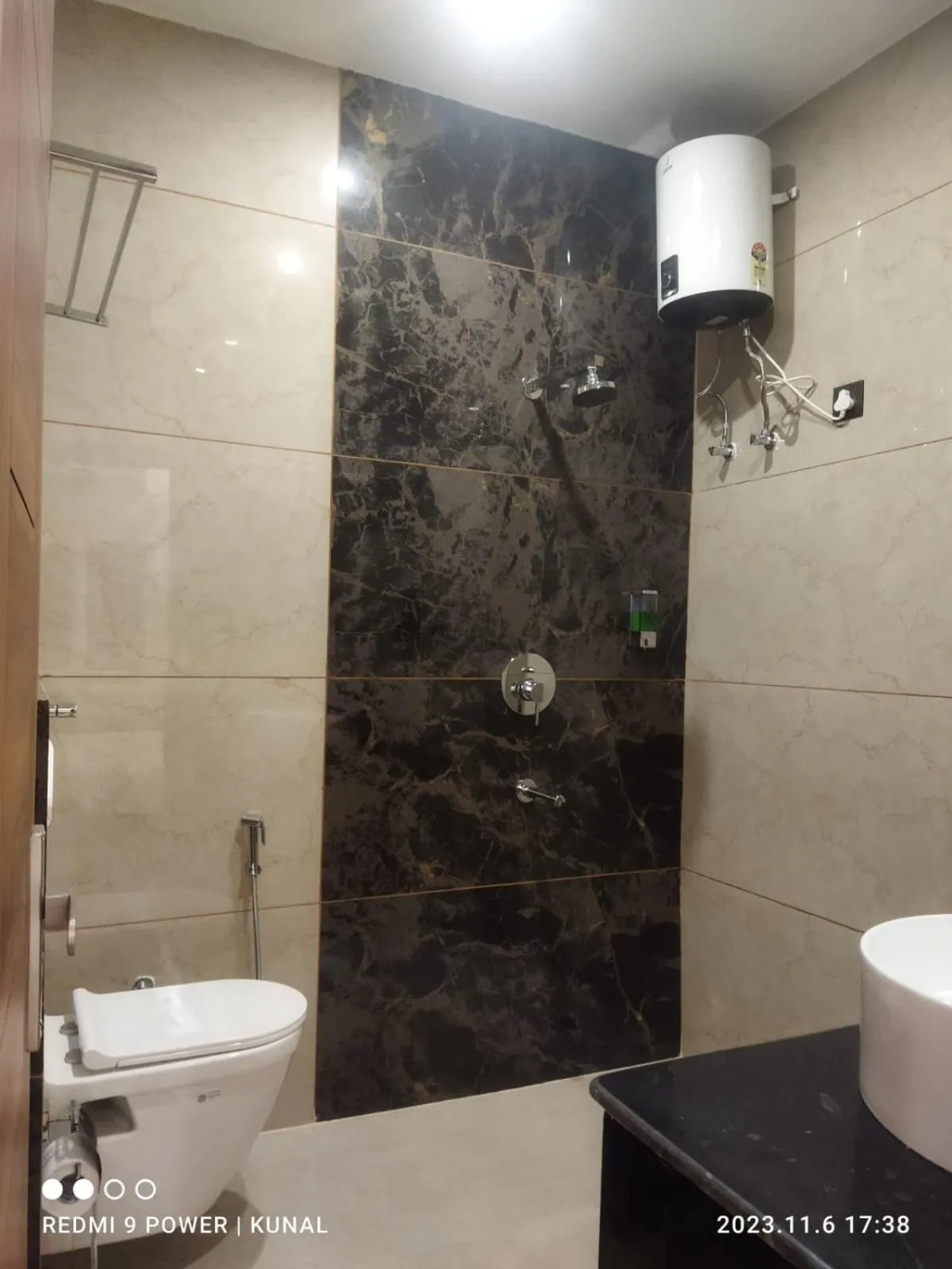 Toilet in Hotel Mahadev Rishikesh