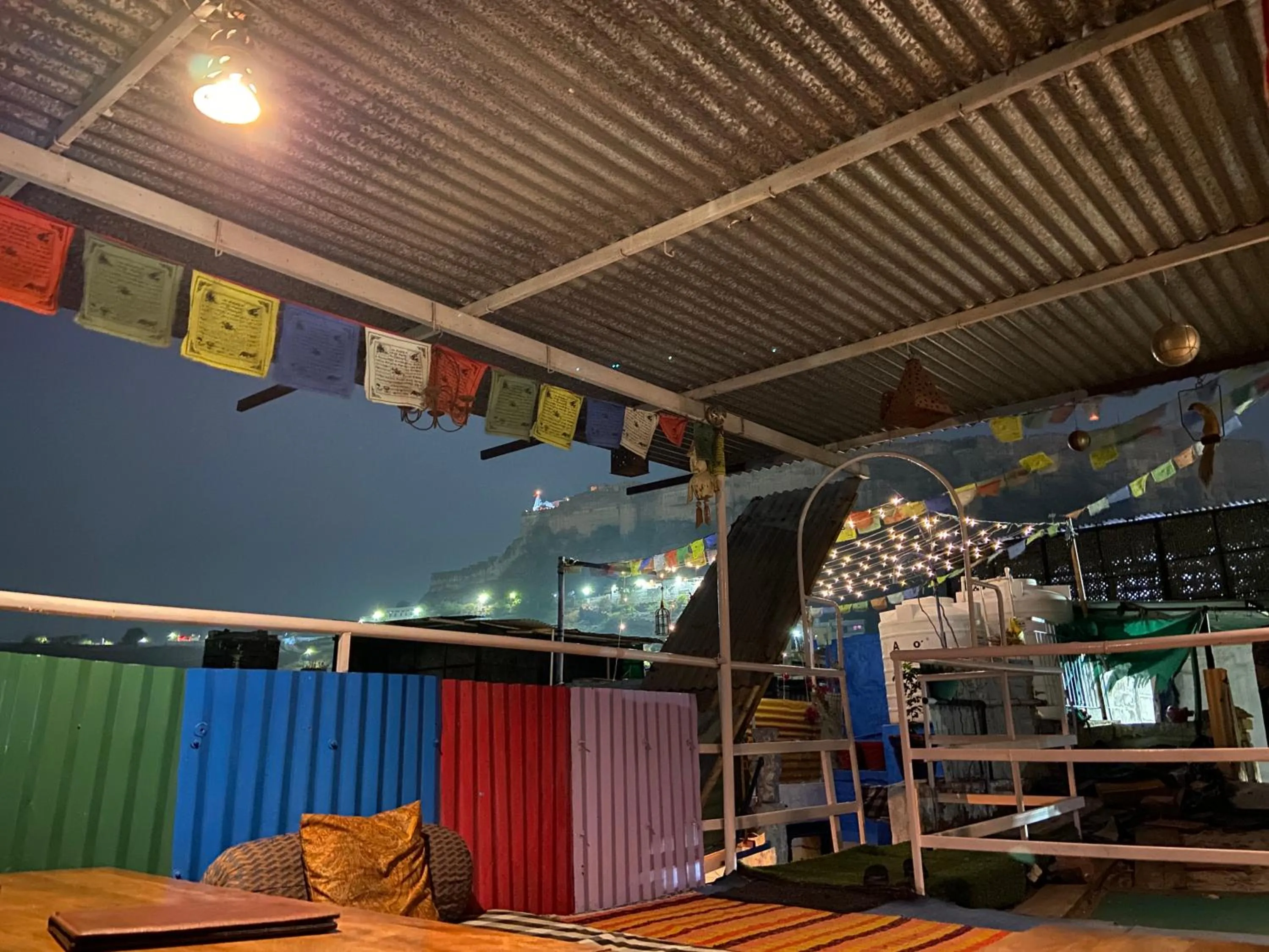 Nightclub / DJ in Bob hostel