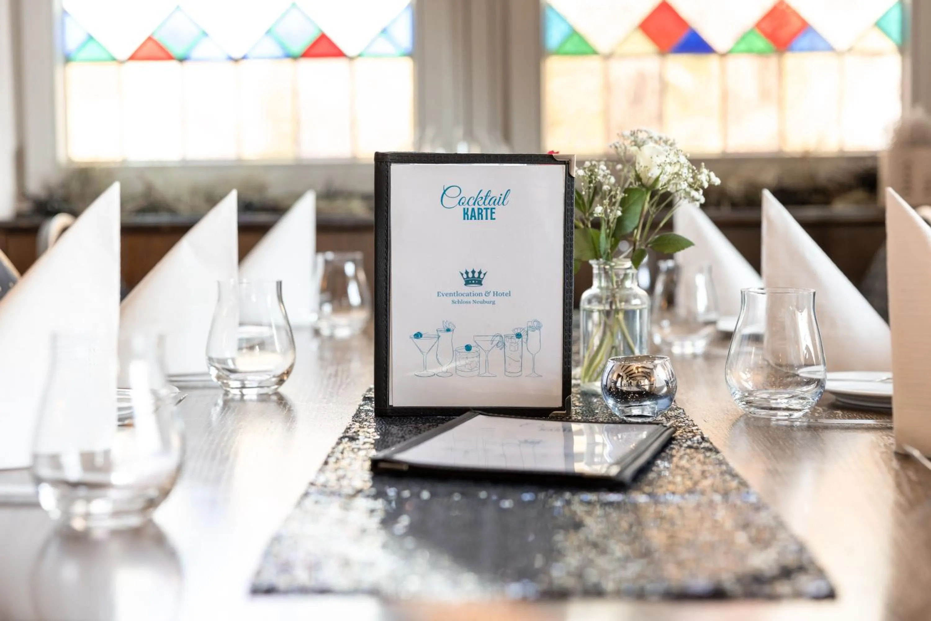 Restaurant/places to eat in Eventlocation & Hotel Schloss Neuburg