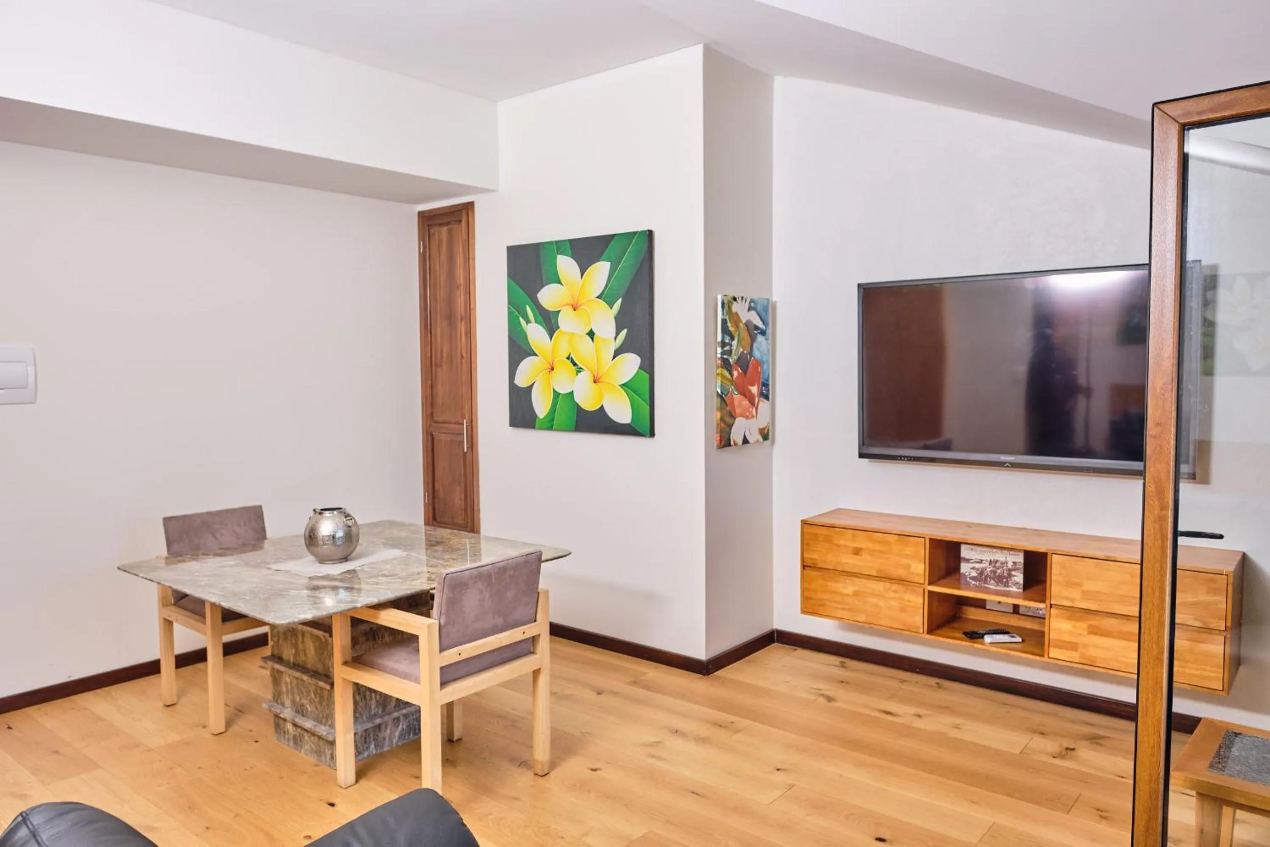 Dining area in RIALTO SUITES Fremantle