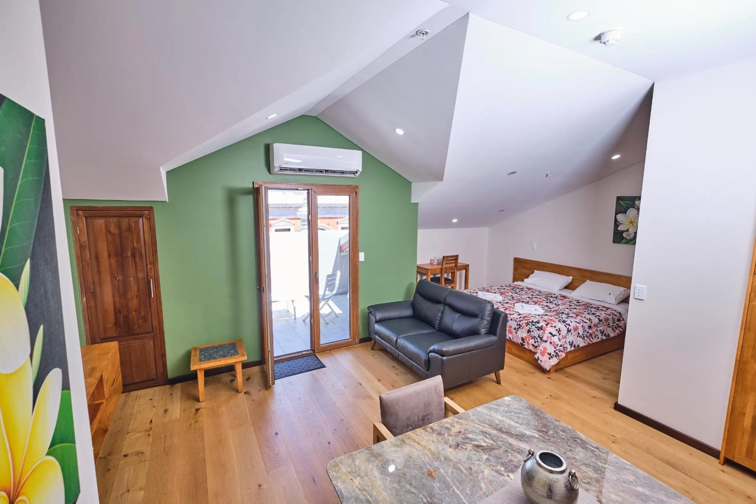 Photo of the whole room, Bed in RIALTO SUITES Fremantle