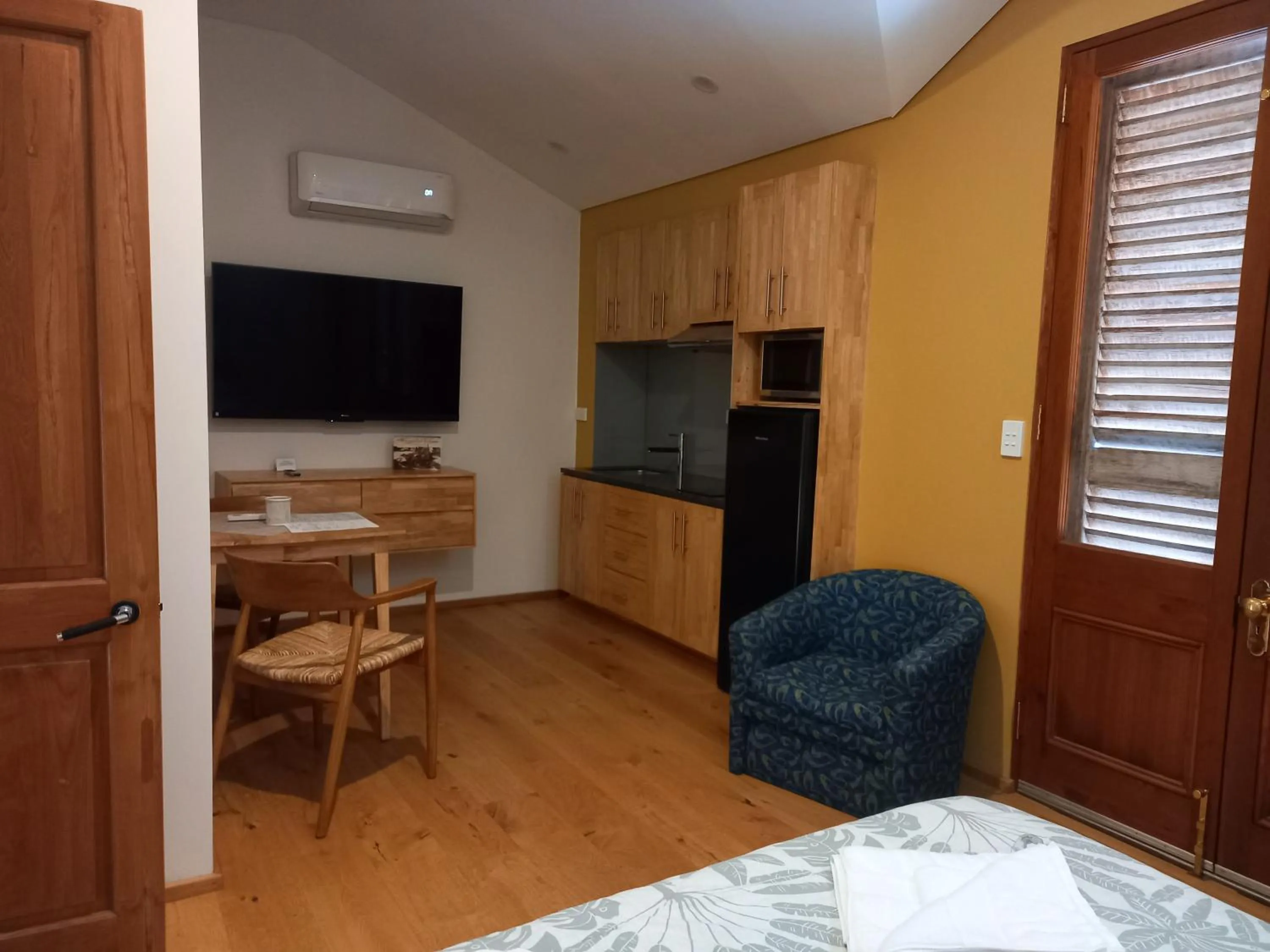 Kitchen or kitchenette in RIALTO SUITES Fremantle