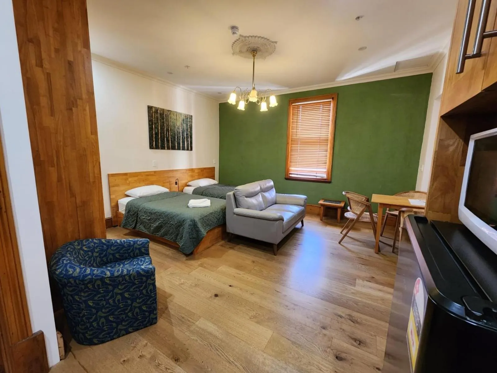 Photo of the whole room in RIALTO SUITES Fremantle