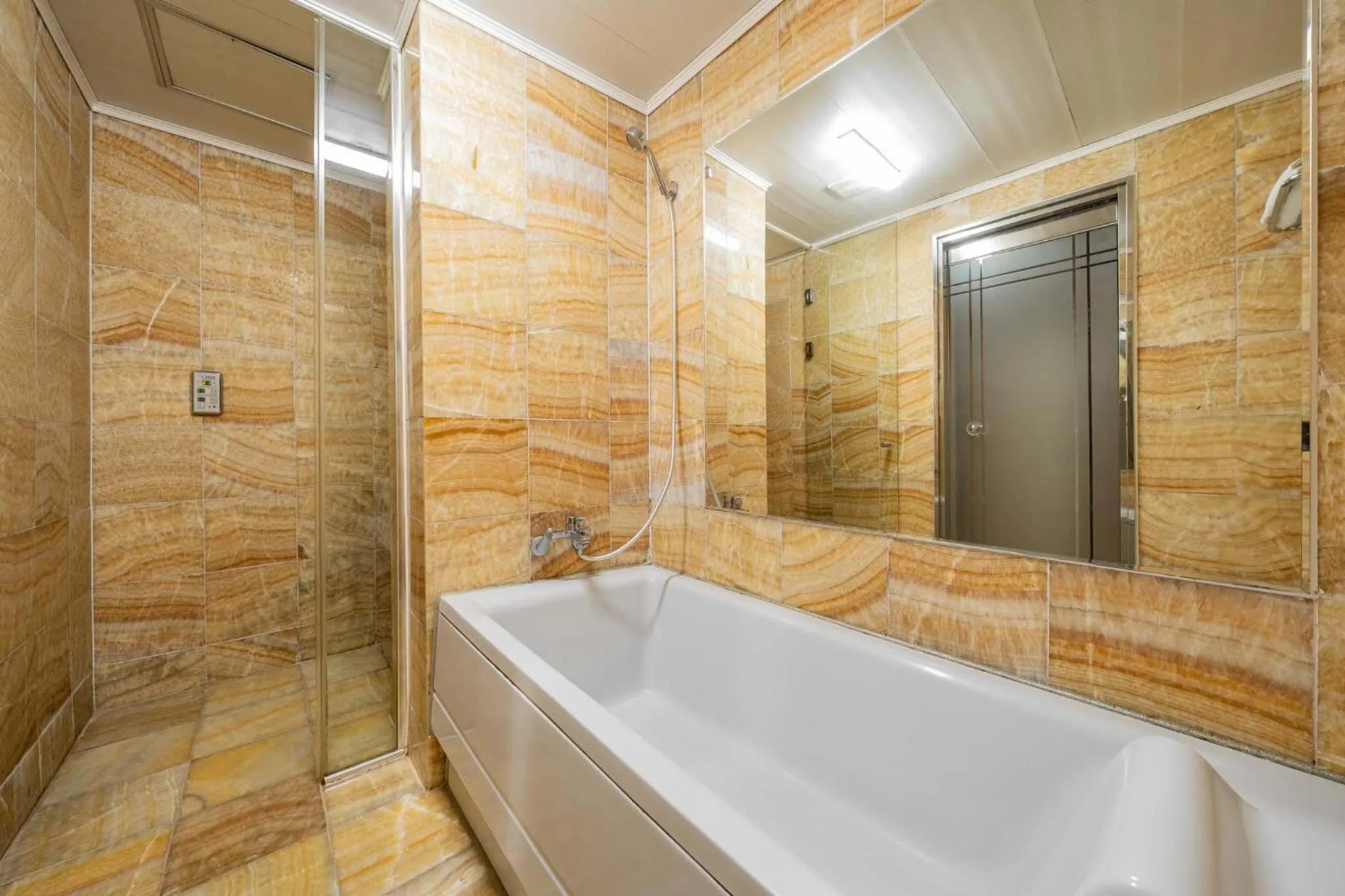 Bathroom in incheon Airport Hotel June