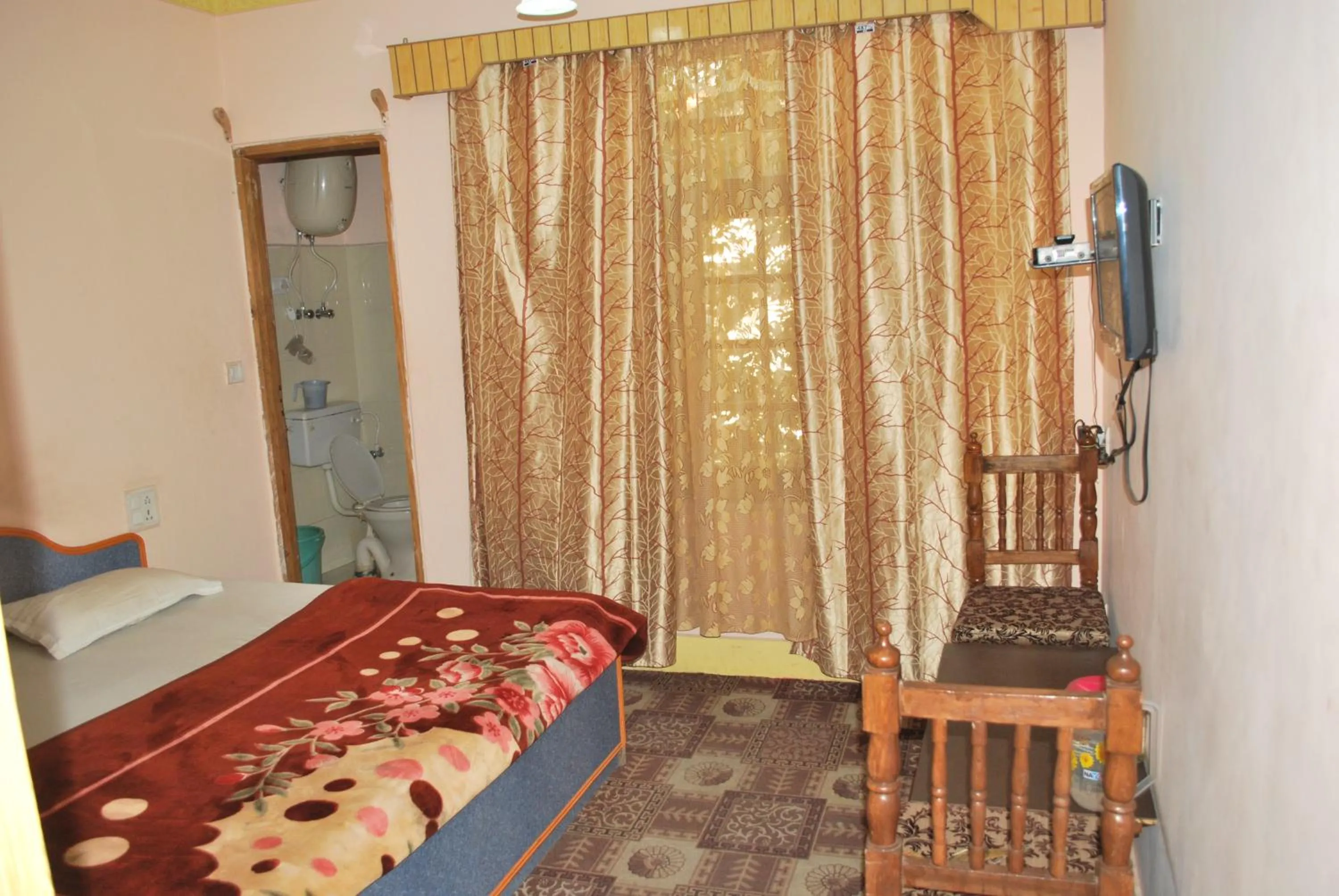 Photo of the whole room, Bed in Hotel Gulistan