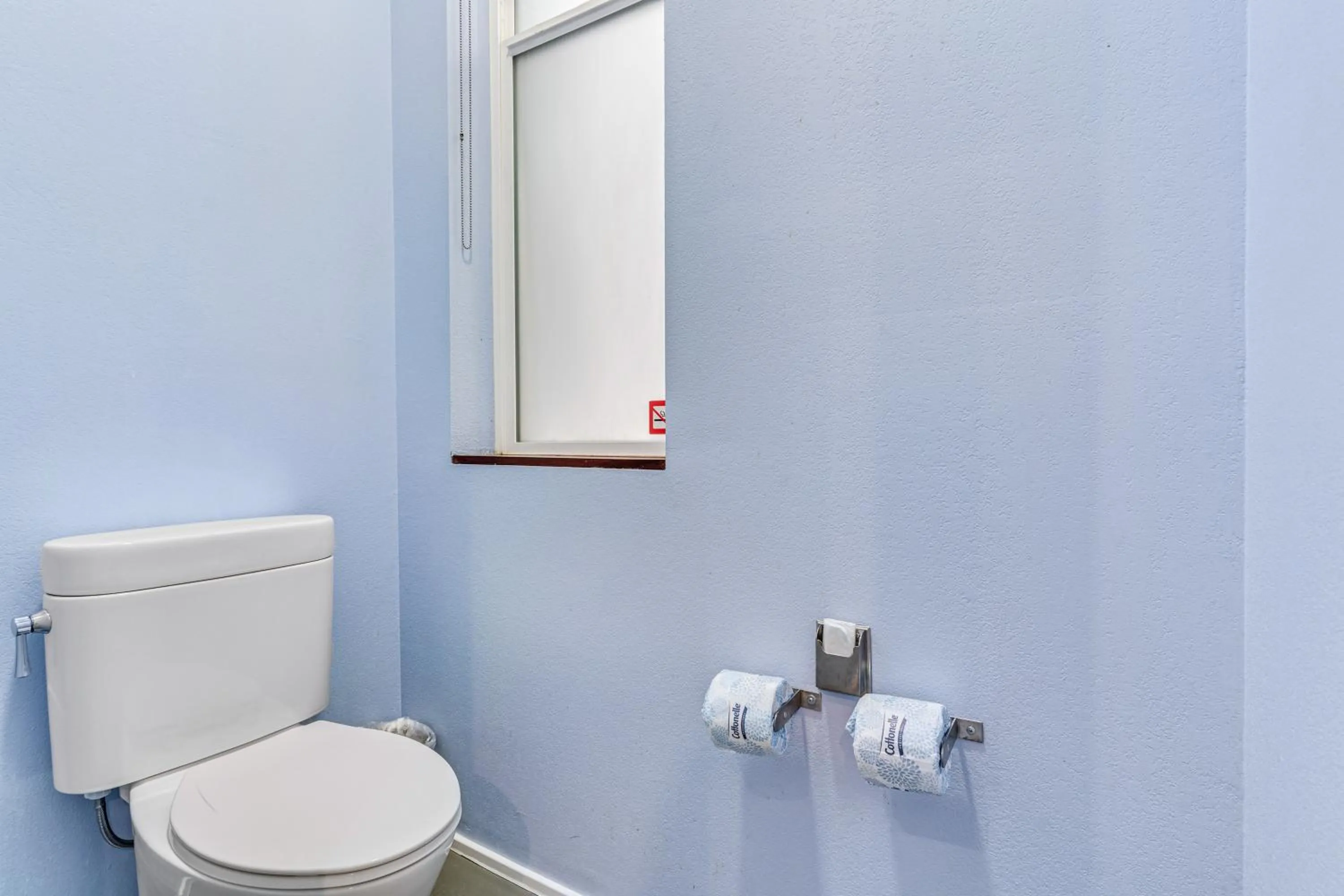 Toilet in The Keating