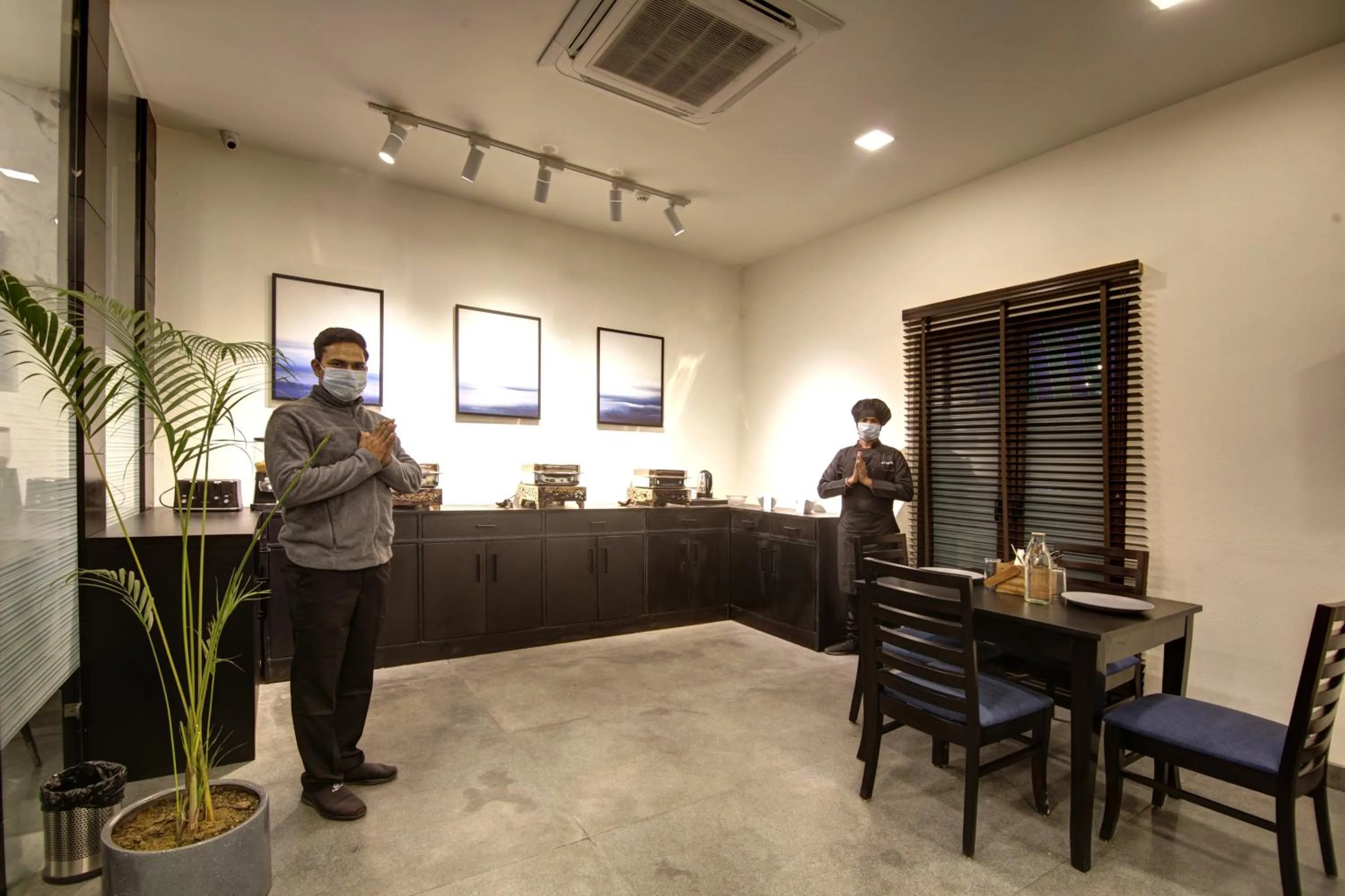 Staff in Saltstayz Thyme Sukhdev Vihar, New Delhi