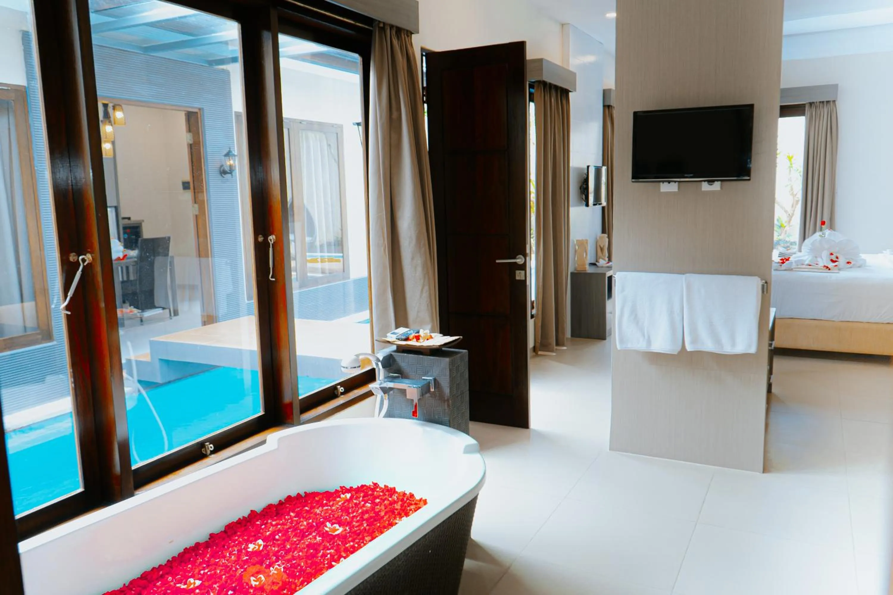 Shower, Bed in Luxotic Private Villa and Resort