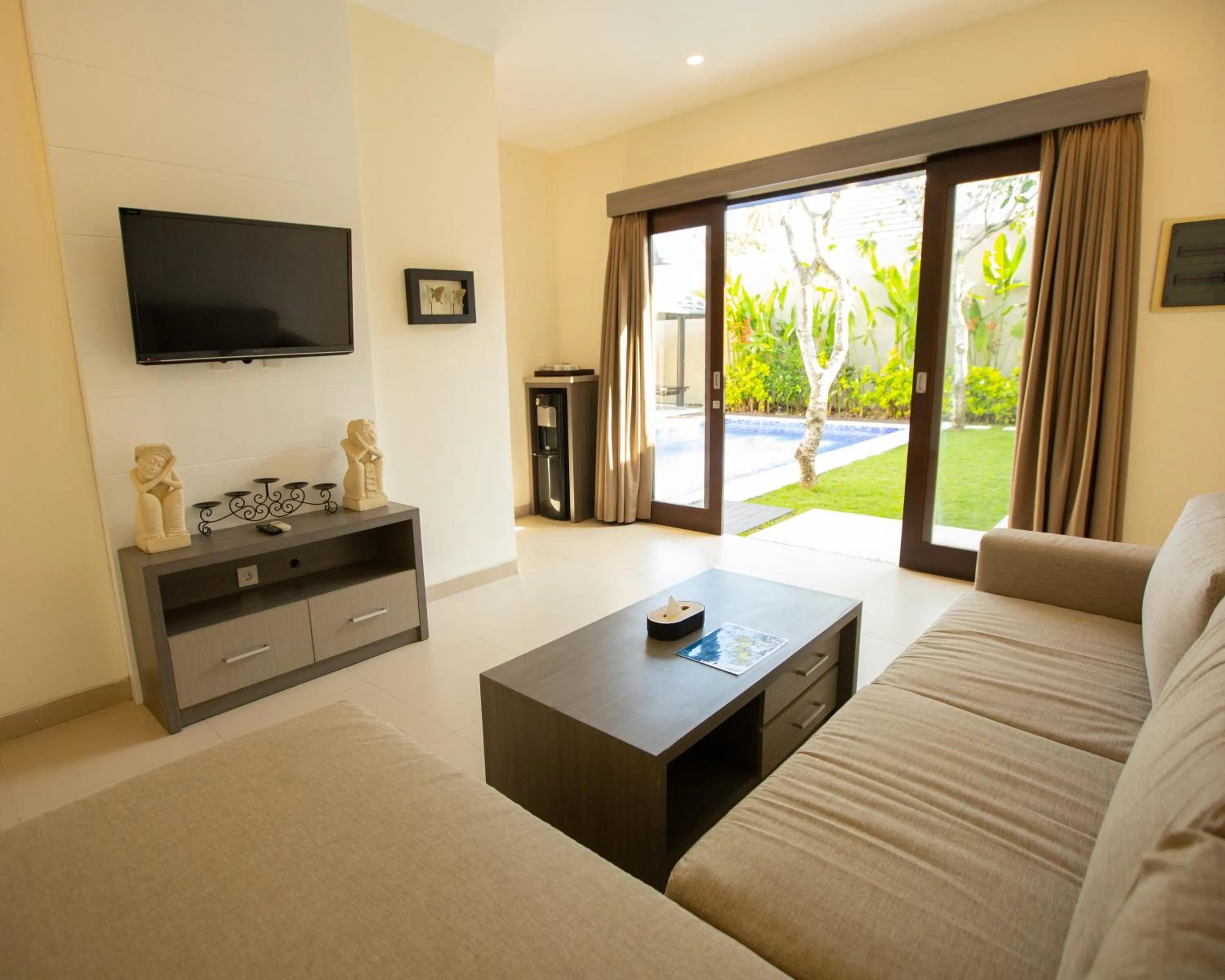 Living room in Luxotic Private Villa and Resort