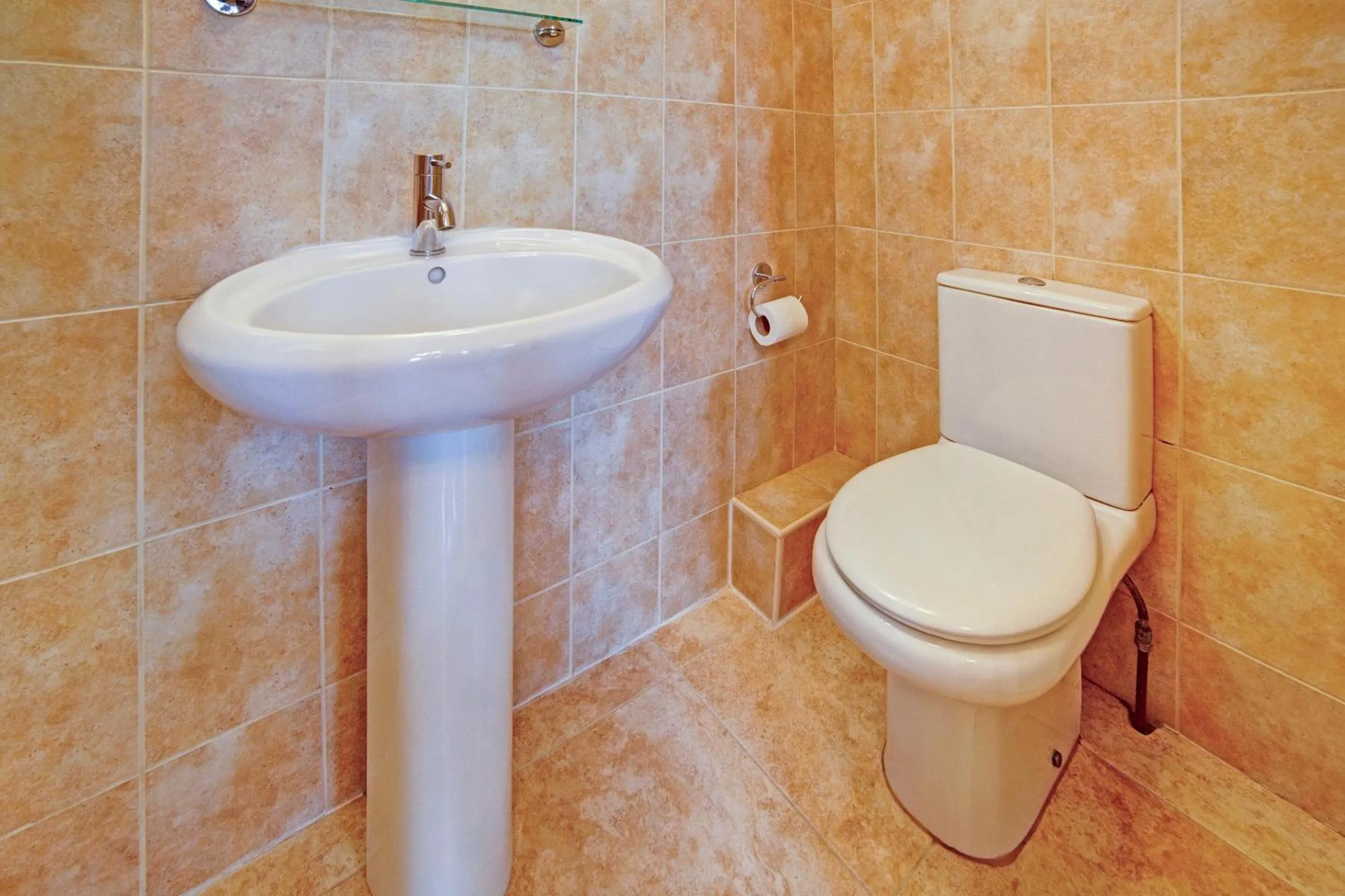 Bathroom in The Gullivers Hotel