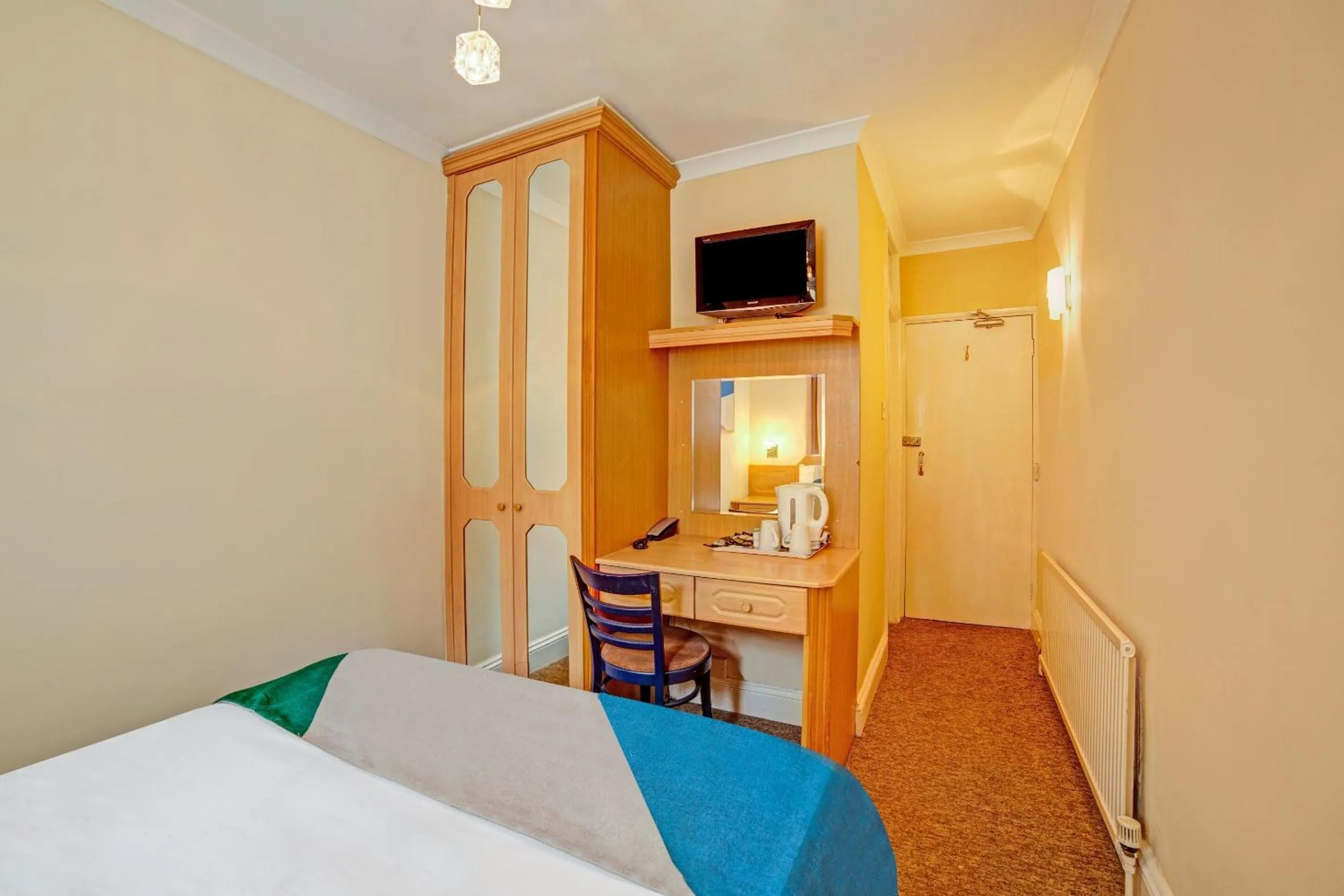 Bedroom in The Gullivers Hotel