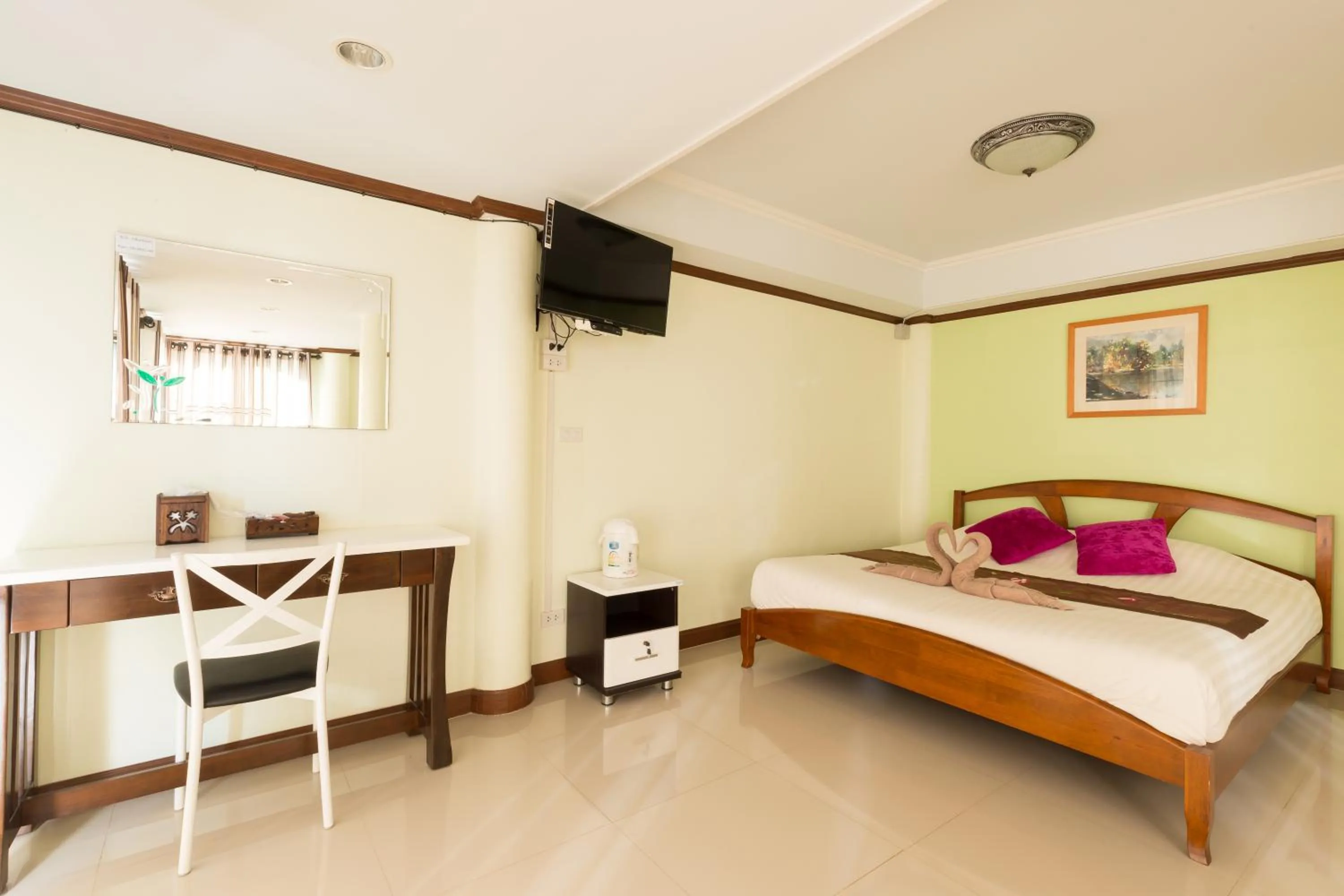 Bed in Mhork Buri Resort