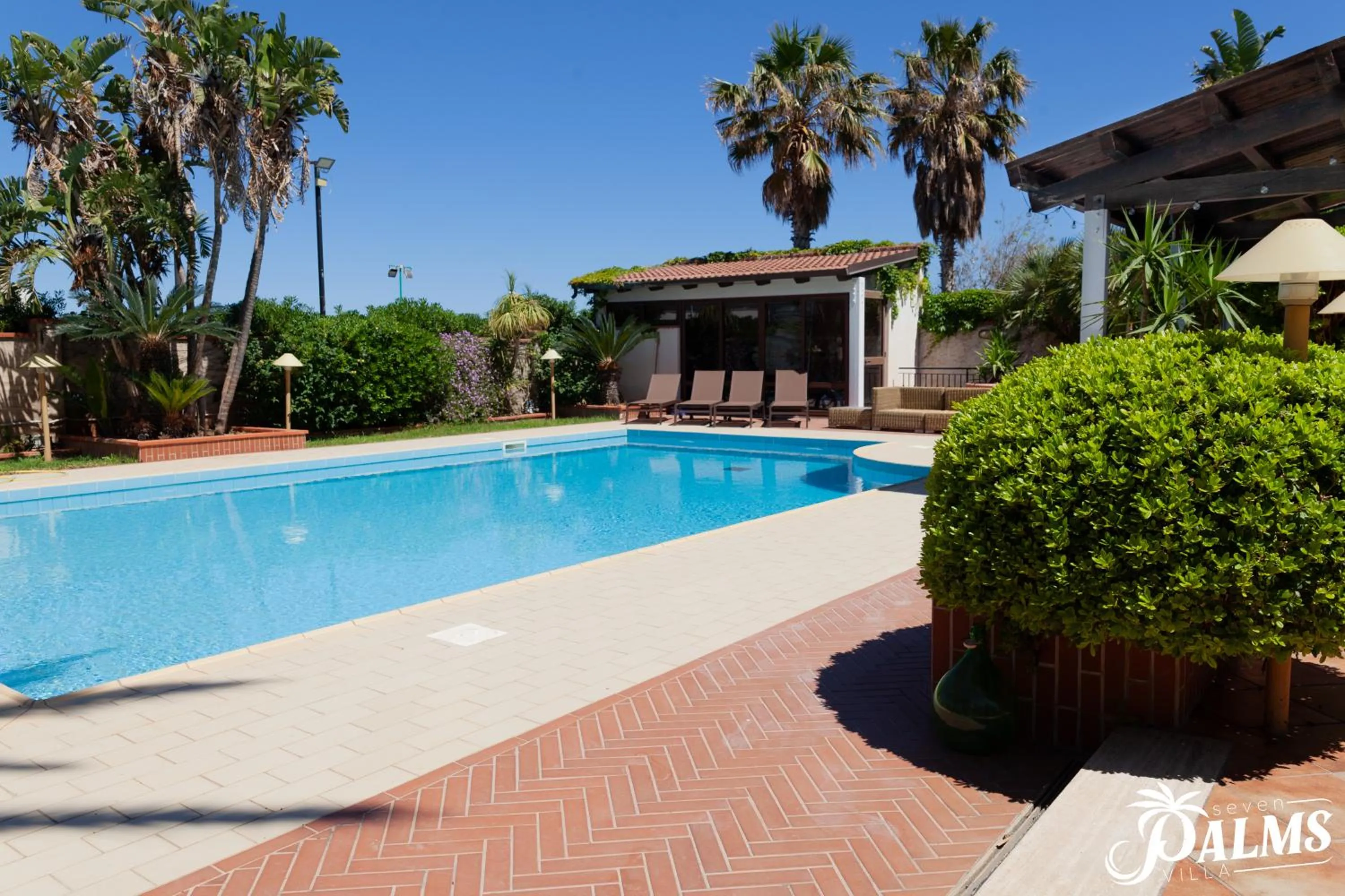 Swimming pool in Villa Seven Palms