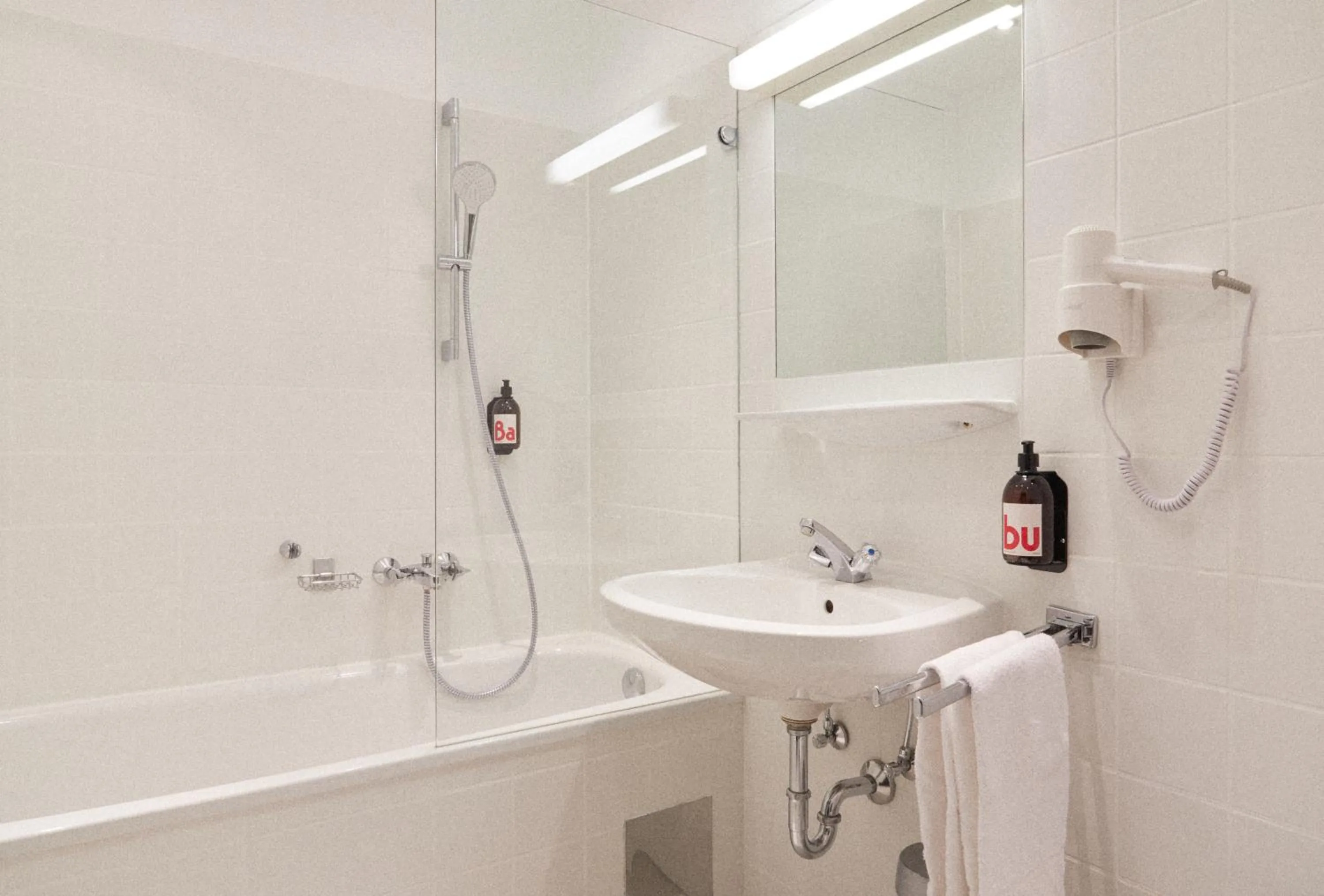 Shower in Hotel Babula am Augarten