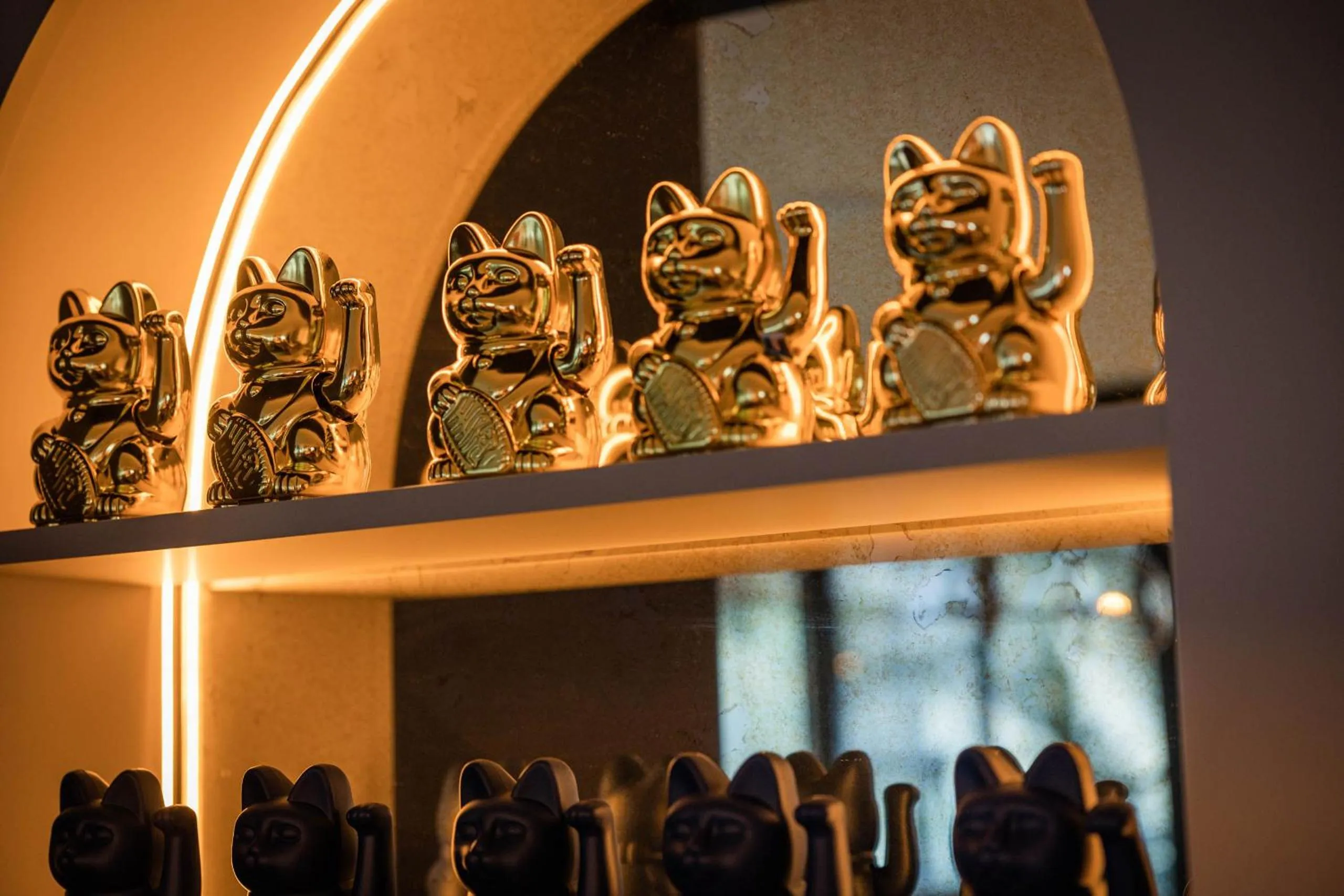 Decorative detail in Goldstück - Adults Only