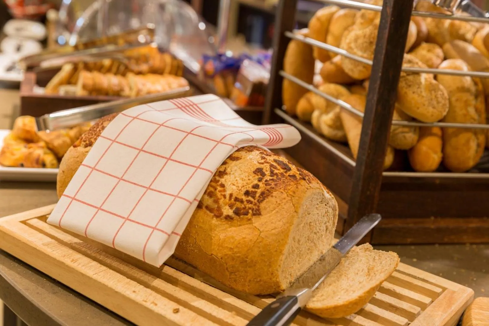 Buffet breakfast in Strandhotel Bos en Duin