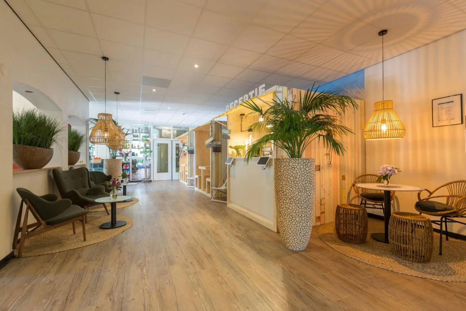 Lobby or reception in Strandhotel Bos en Duin