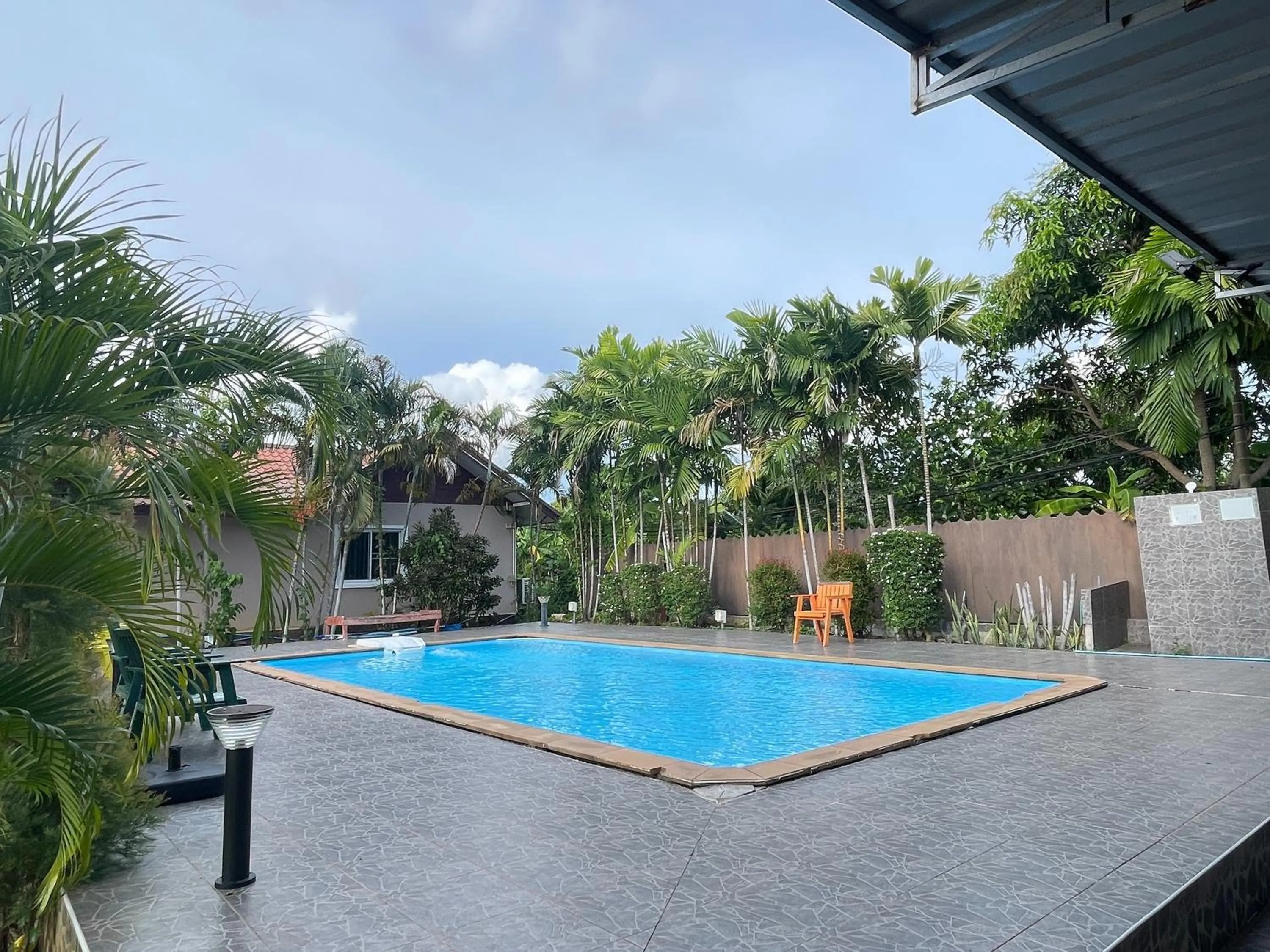 Swimming pool in Oh Taley Resort