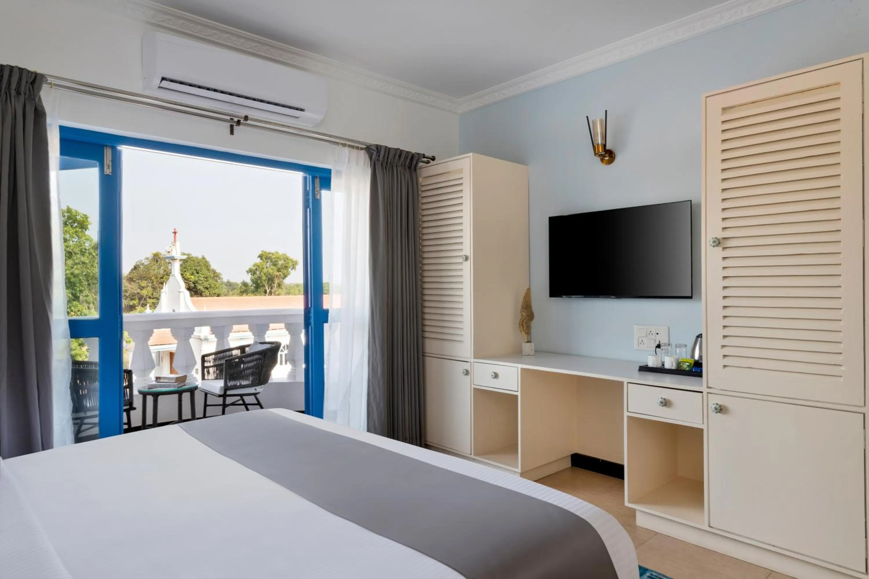 Bed in Azalea by Stone Wood Premier