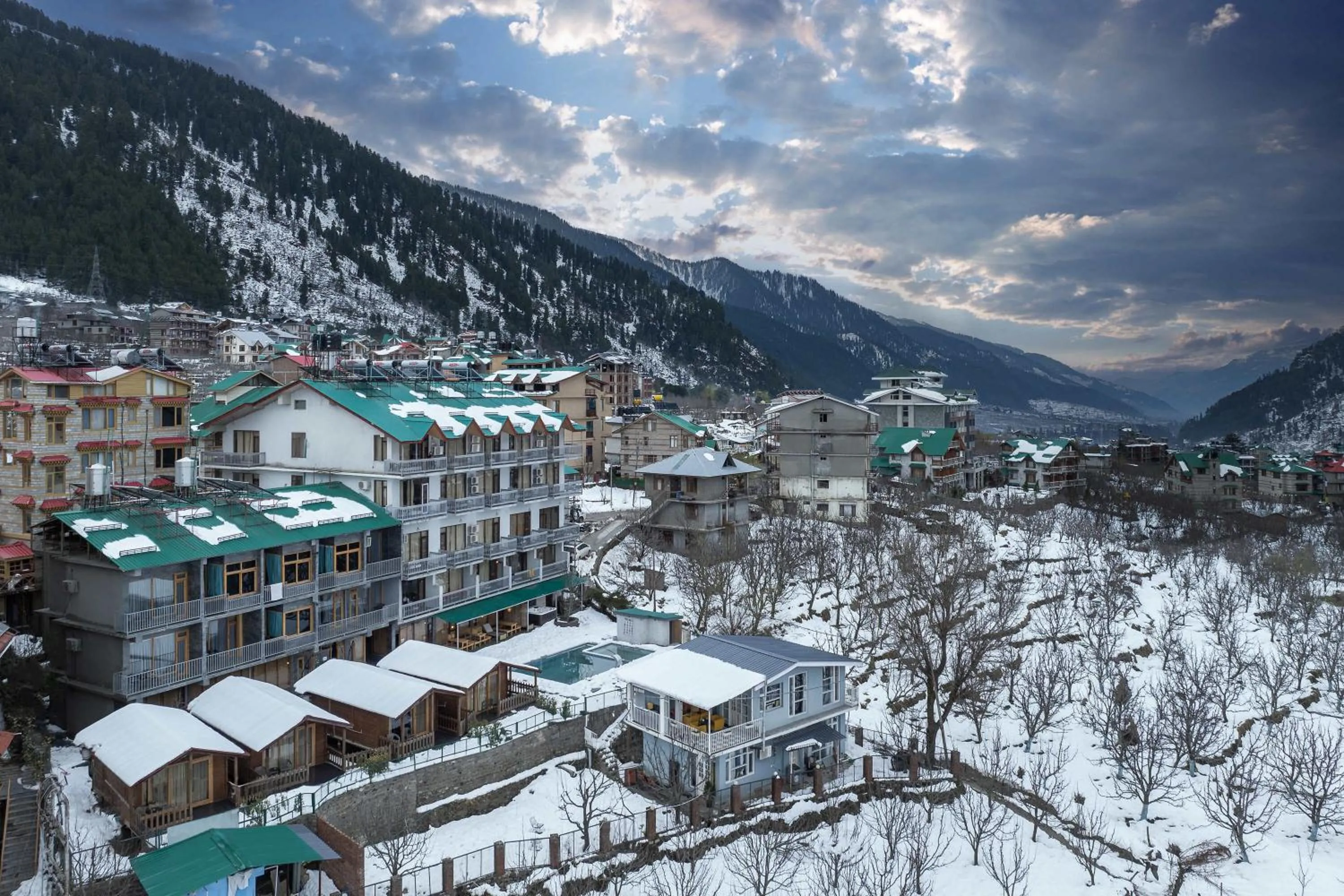 Property building in Echor Himalayan Heights Luxe Resort & Spa, Manali