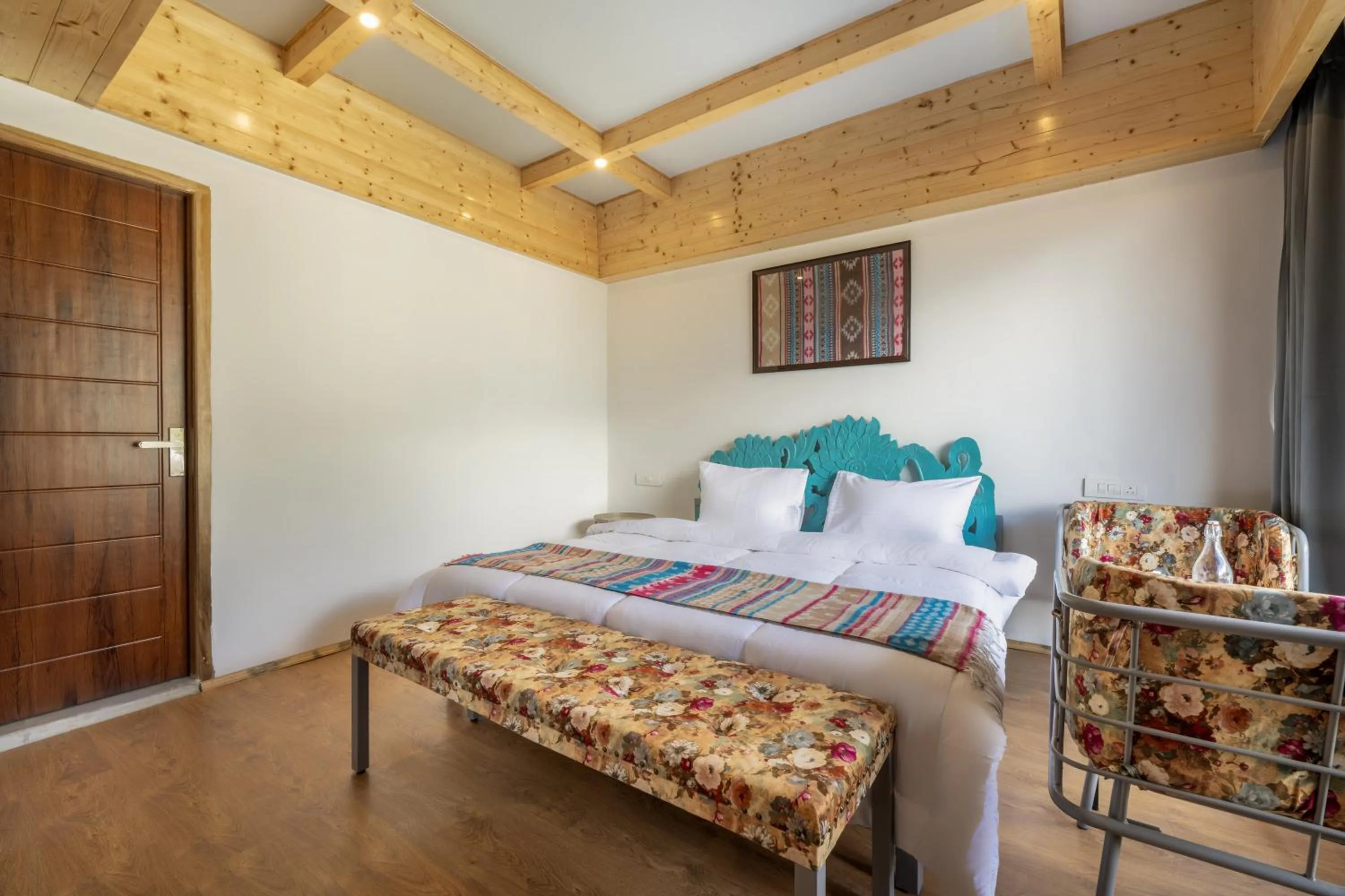 Bed in Echor Himalayan Heights Luxe Resort & Spa, Manali