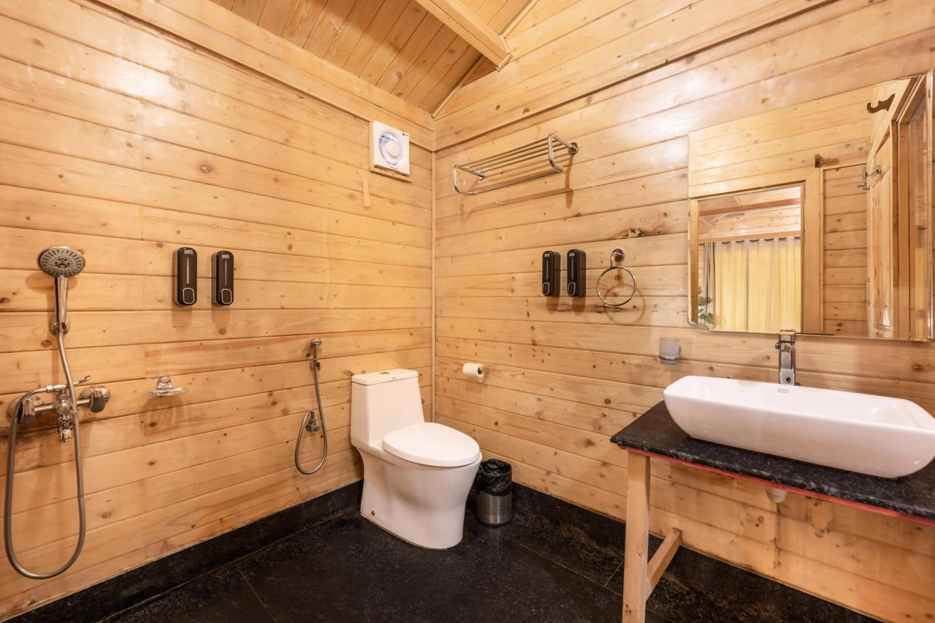 Shower in Echor Himalayan Heights Luxe Resort & Spa, Manali