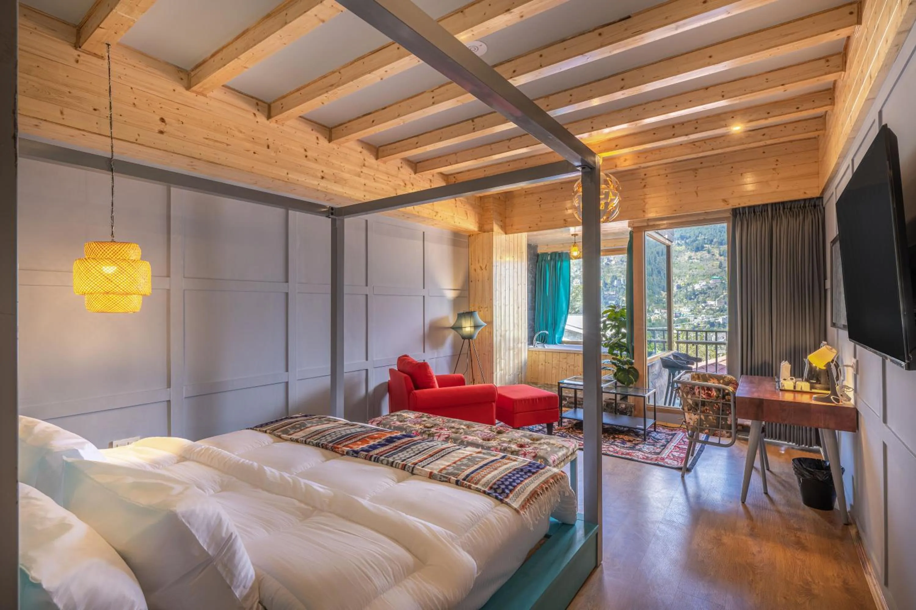 Bed in Echor Himalayan Heights Luxe Resort & Spa, Manali