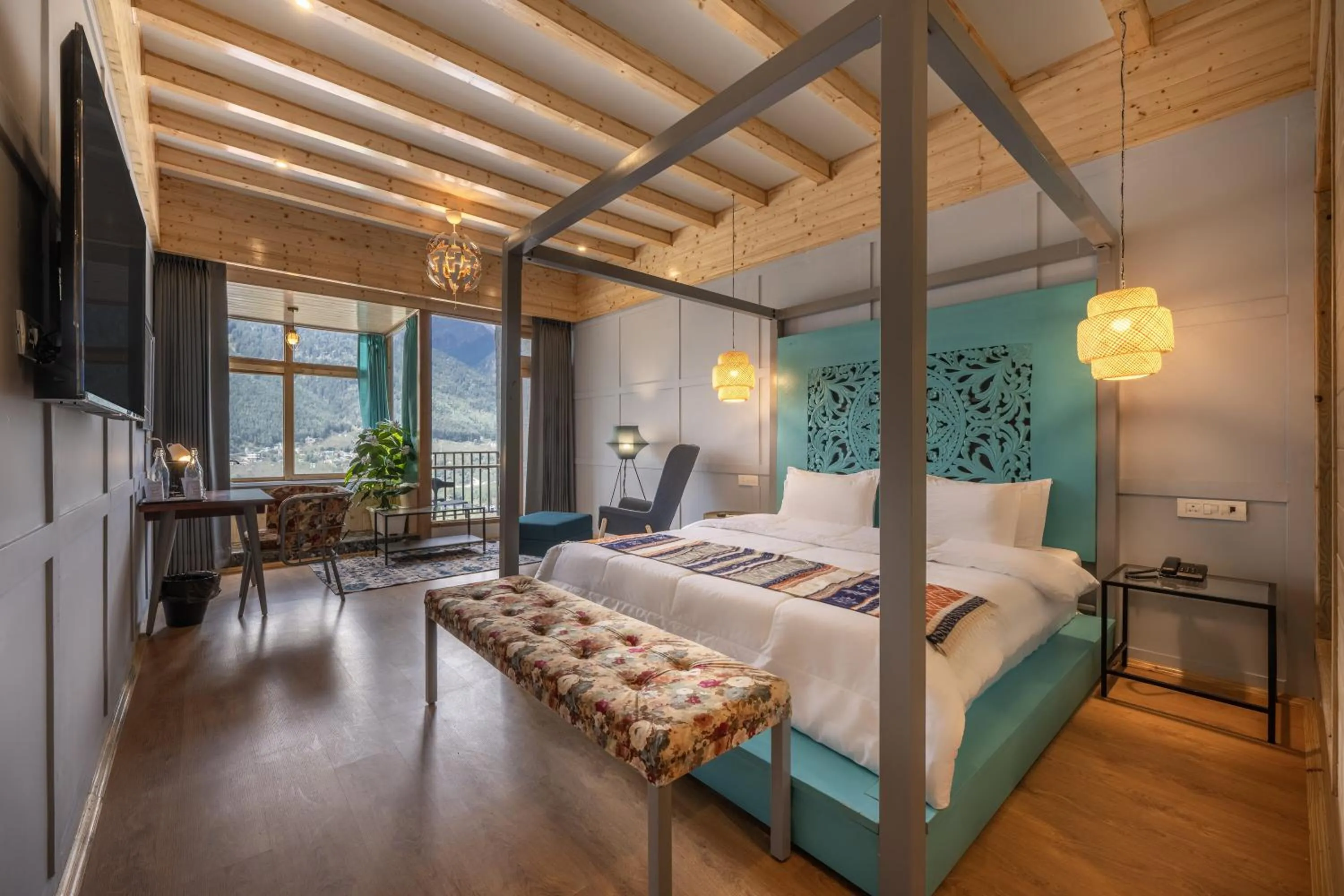 Bed in Echor Himalayan Heights Luxe Resort & Spa, Manali