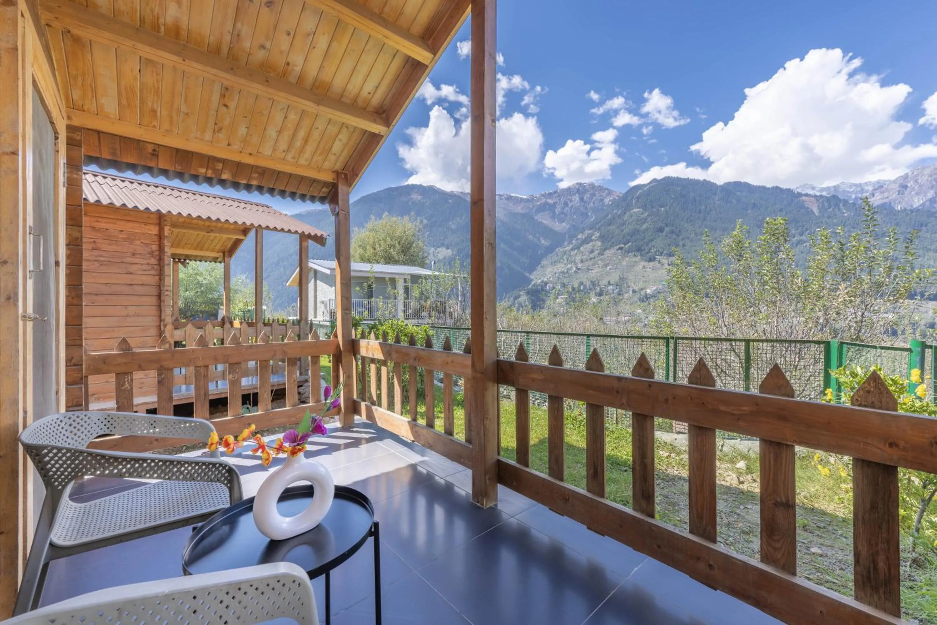 Patio in Echor Himalayan Heights Luxe Resort & Spa, Manali