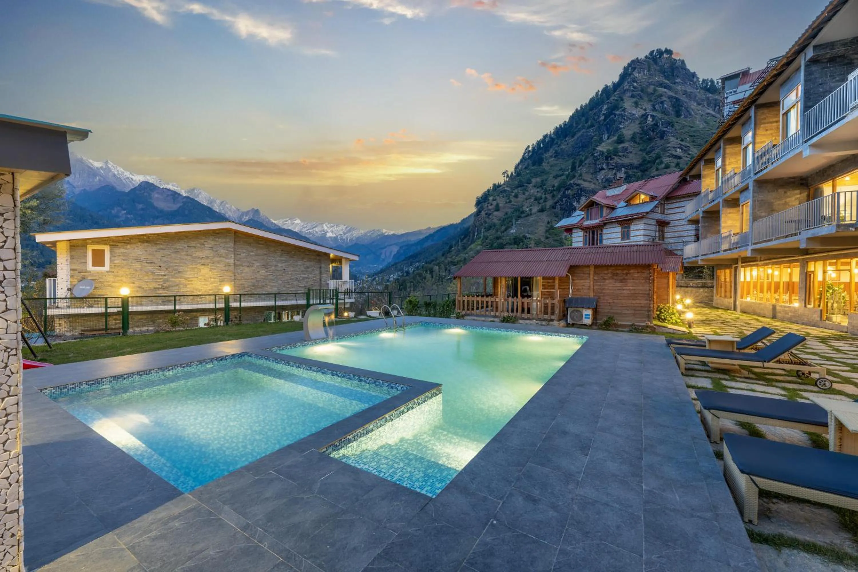 Property building in Echor Himalayan Heights Luxe Resort & Spa, Manali