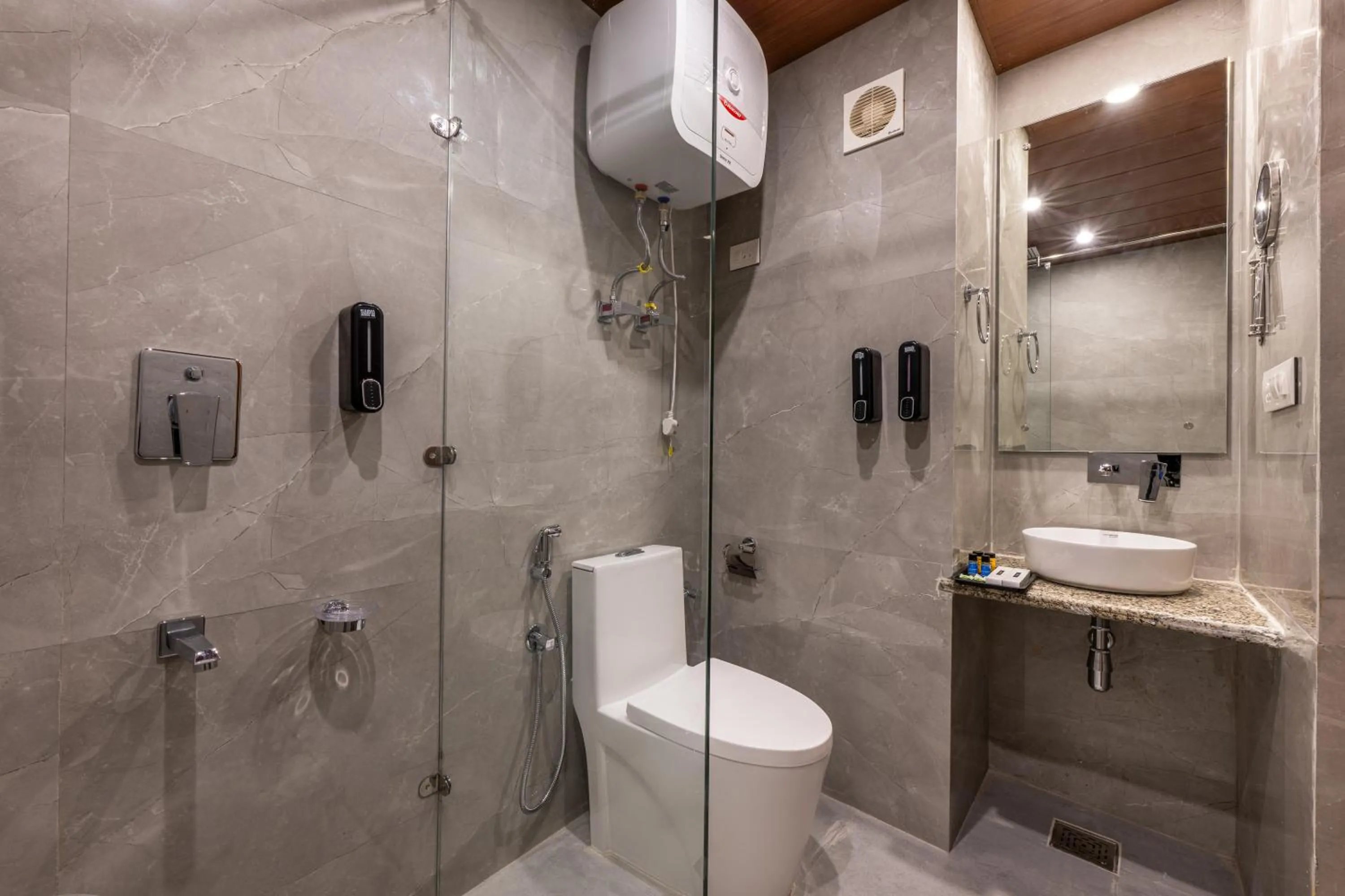 Toilet in Echor Himalayan Heights Luxe Resort & Spa, Manali