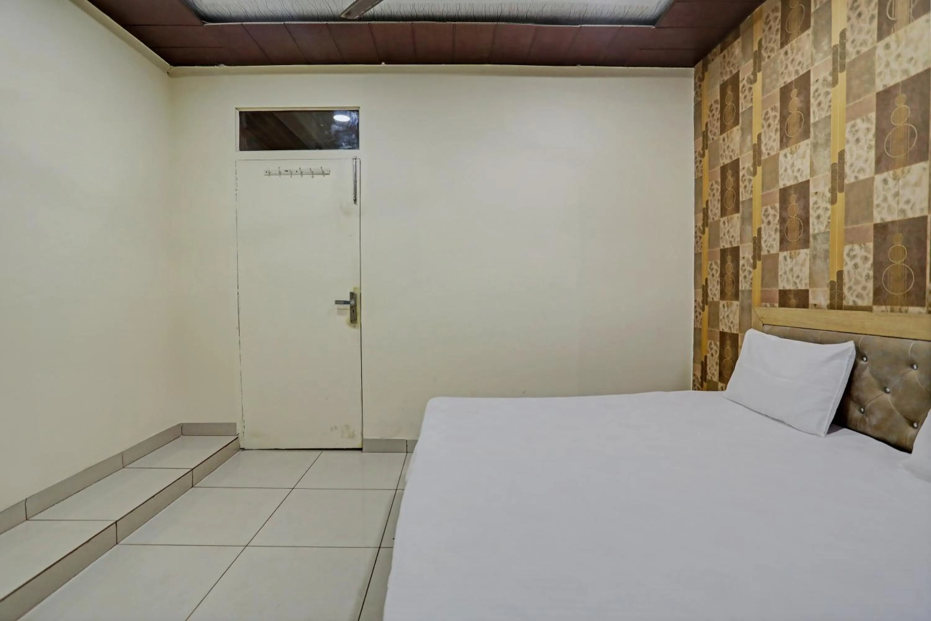 Bedroom, Bed in Hotel O Krishna Guest House & PG