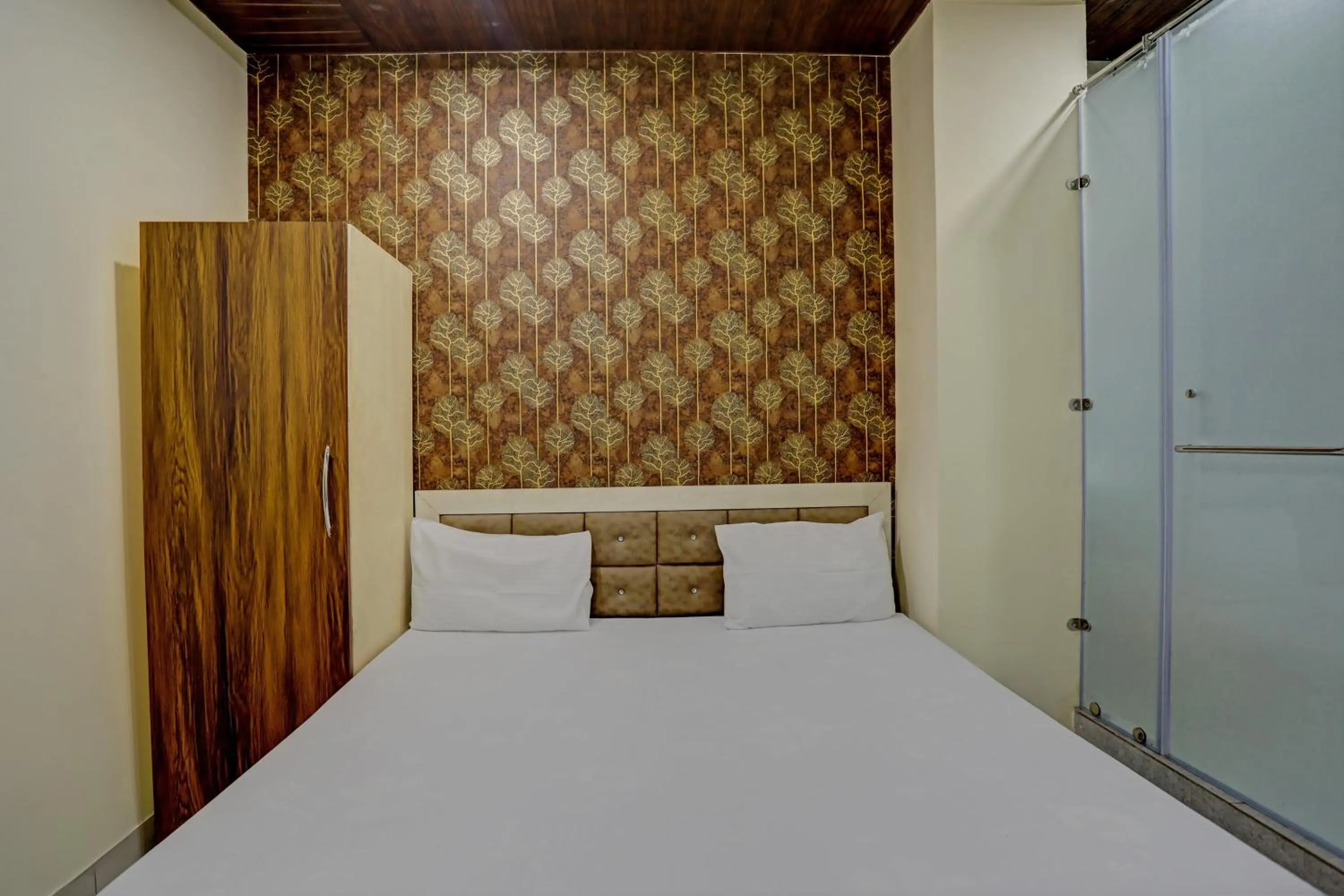 Bedroom, Bed in Hotel O Krishna Guest House & PG