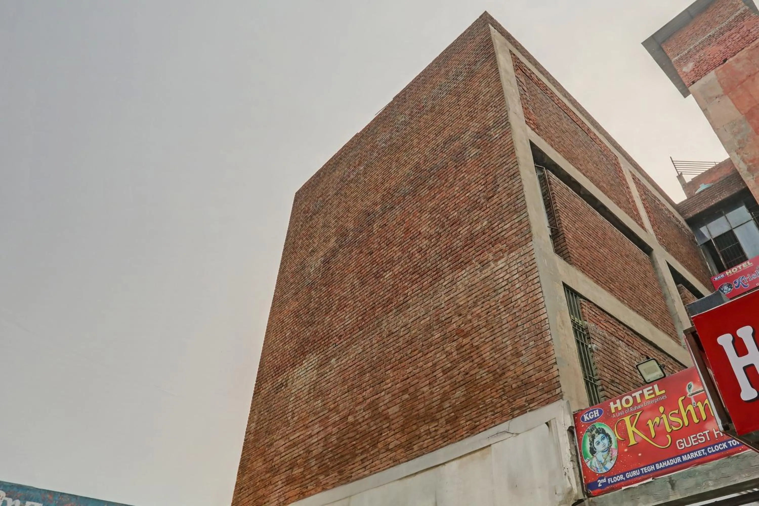 Facade/entrance in Hotel O Krishna Guest House & PG