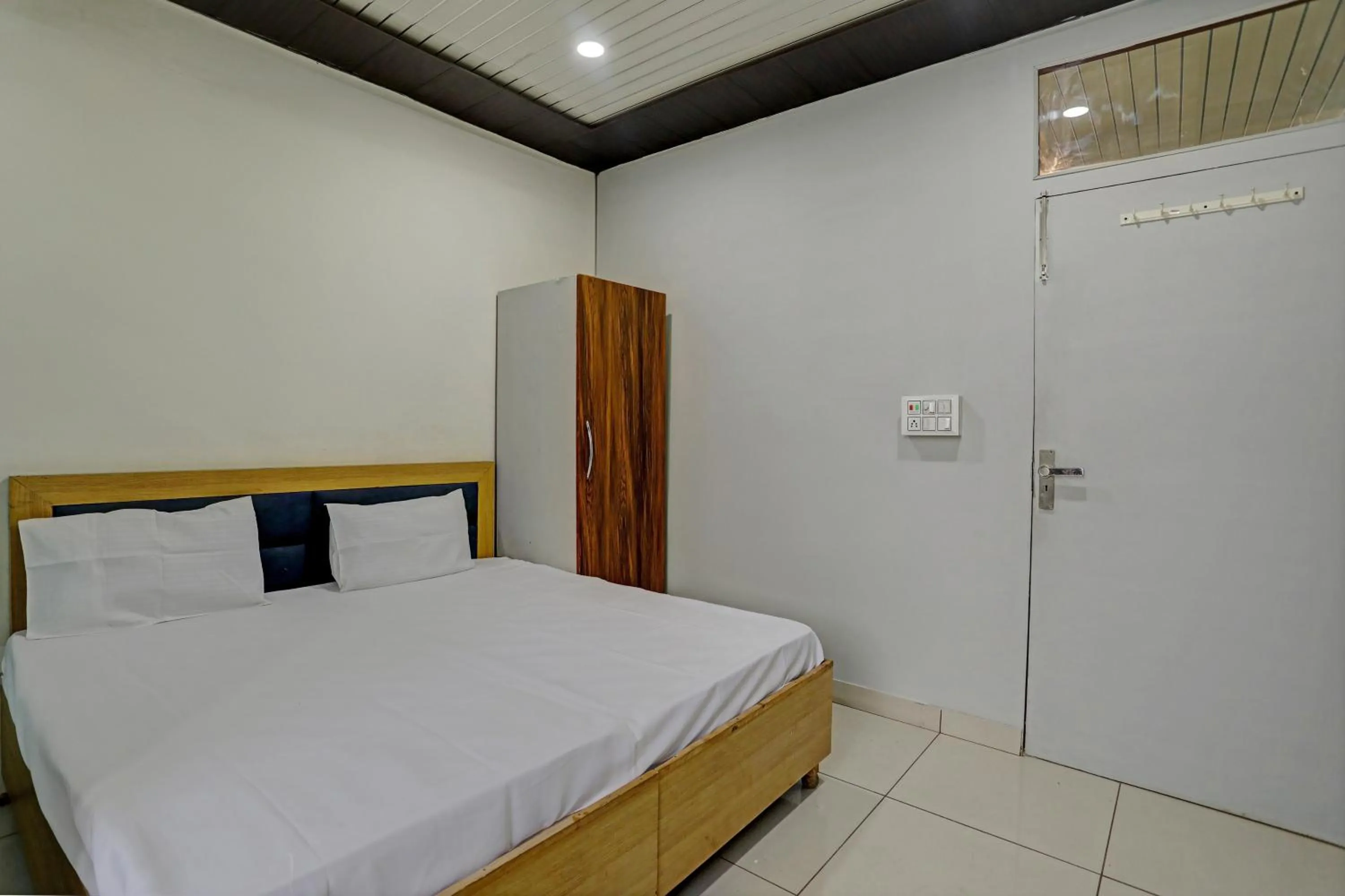 Bedroom, Bed in Hotel O Krishna Guest House & PG