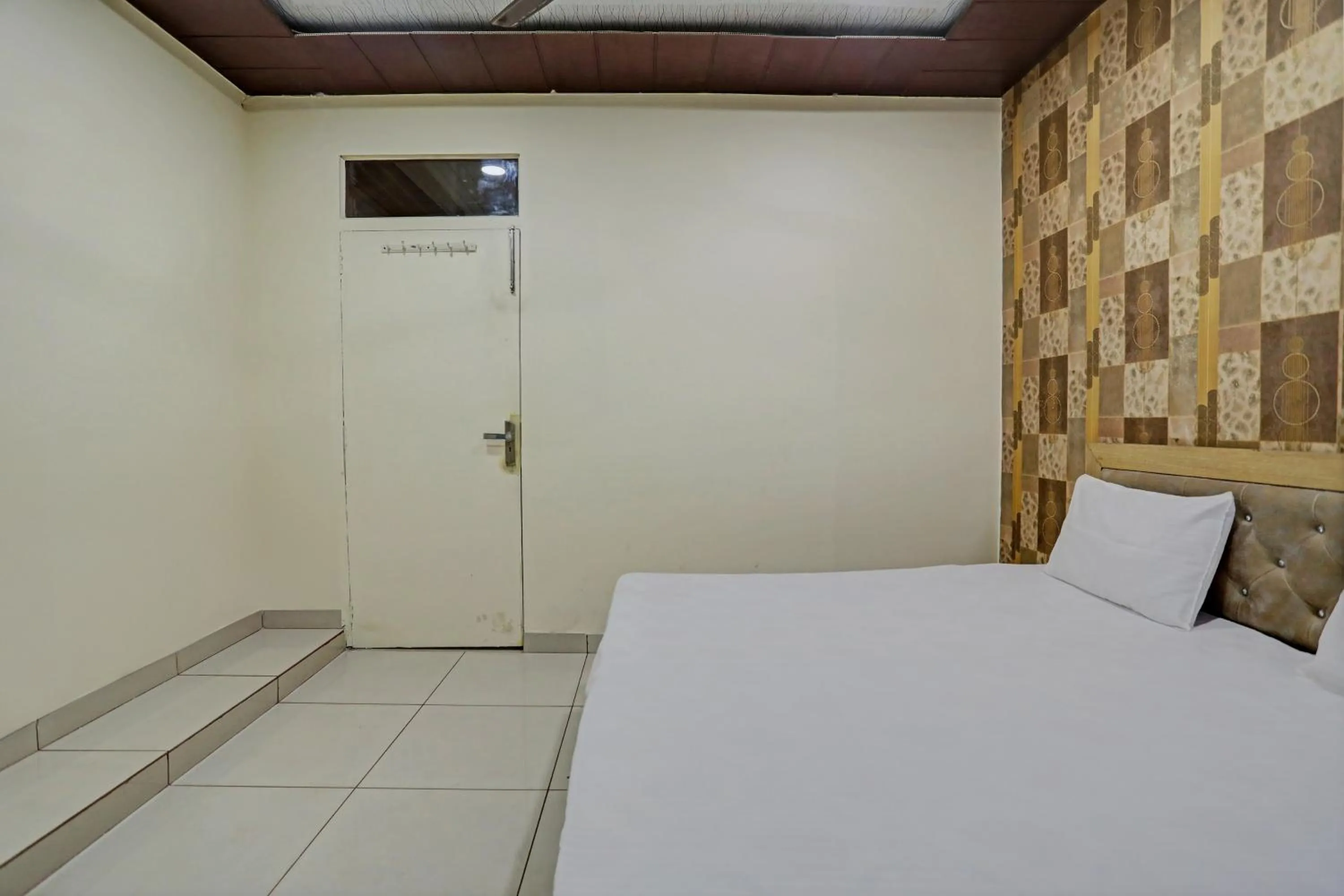Bedroom, Bed in Hotel O Krishna Guest House & PG