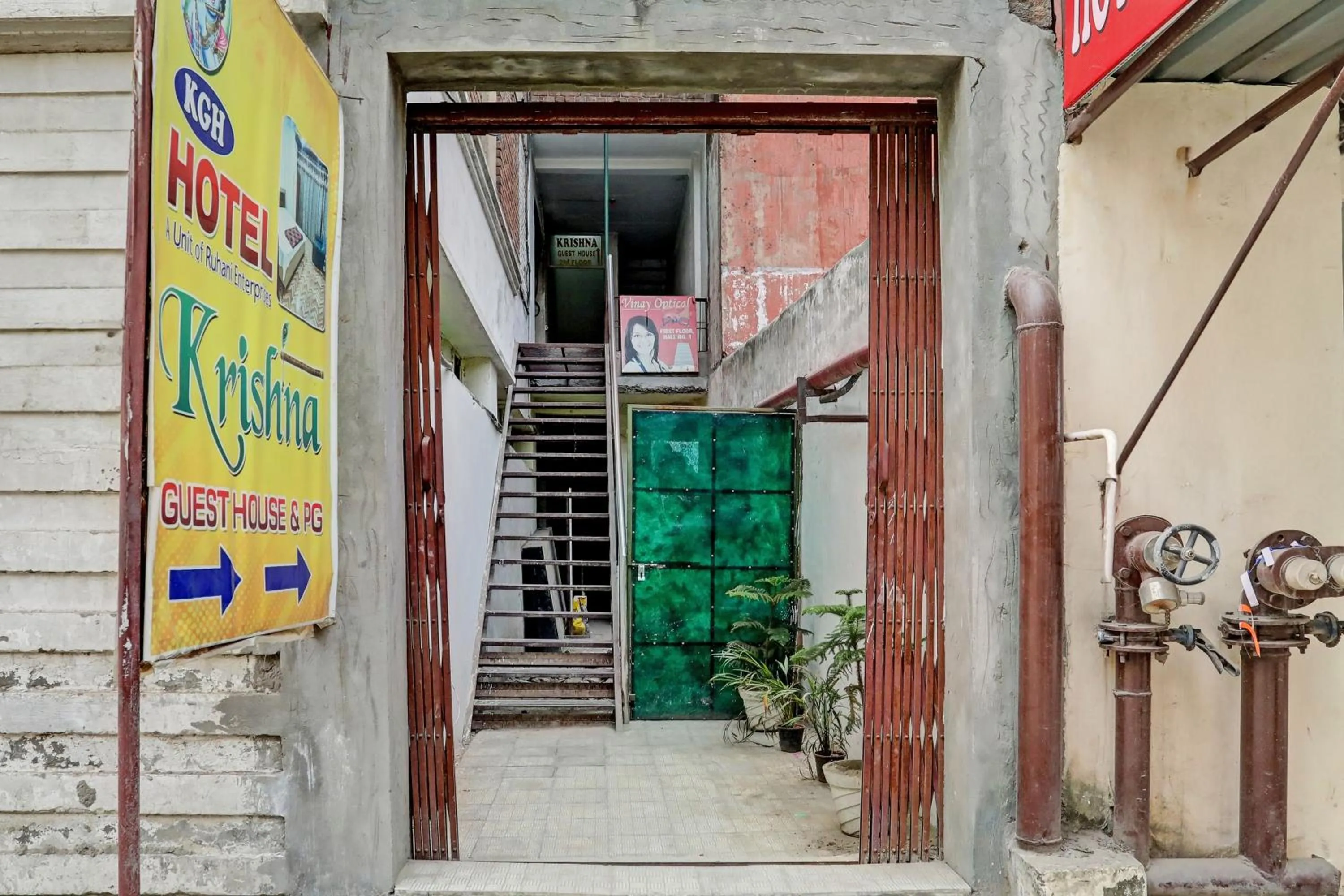 Facade/entrance in Hotel O Krishna Guest House & PG