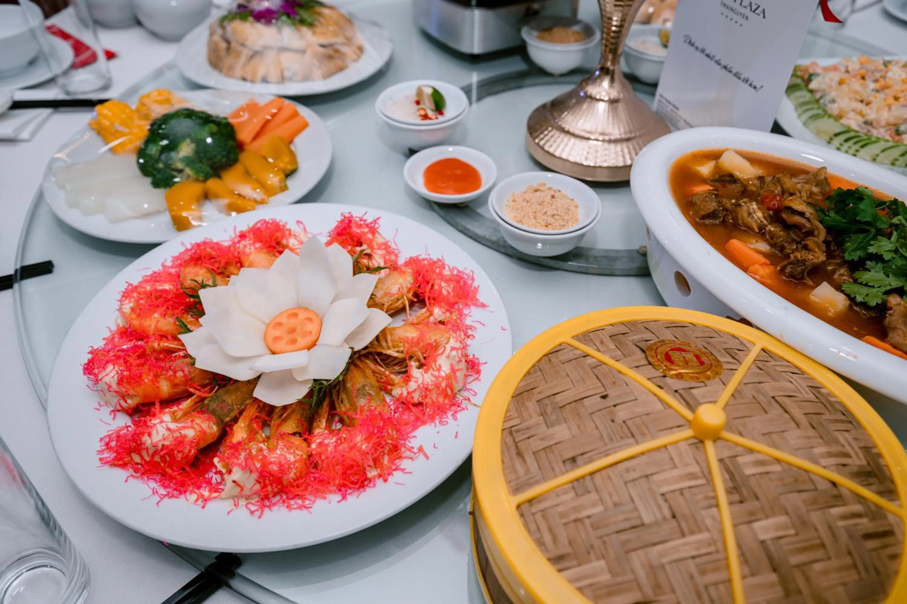 Food and drinks in MAY PLAZA HOTEL