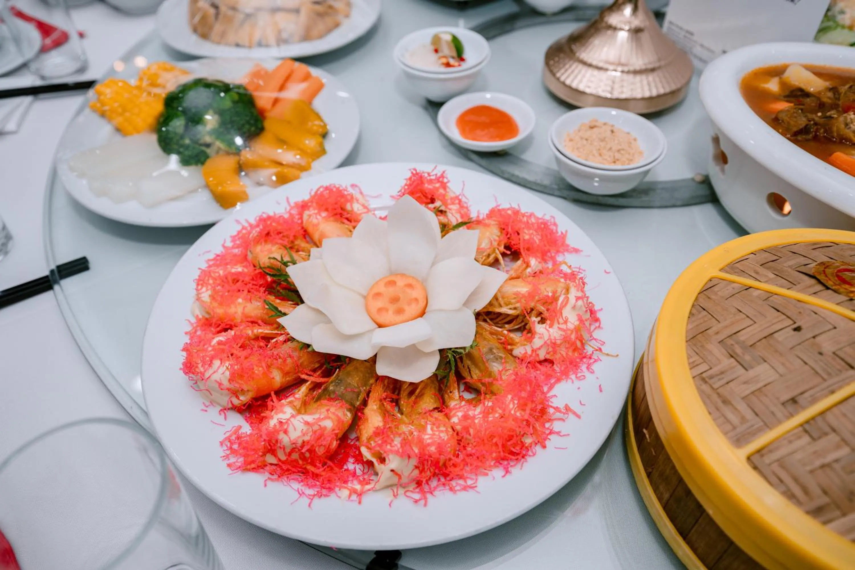 Food and drinks in MAY PLAZA HOTEL